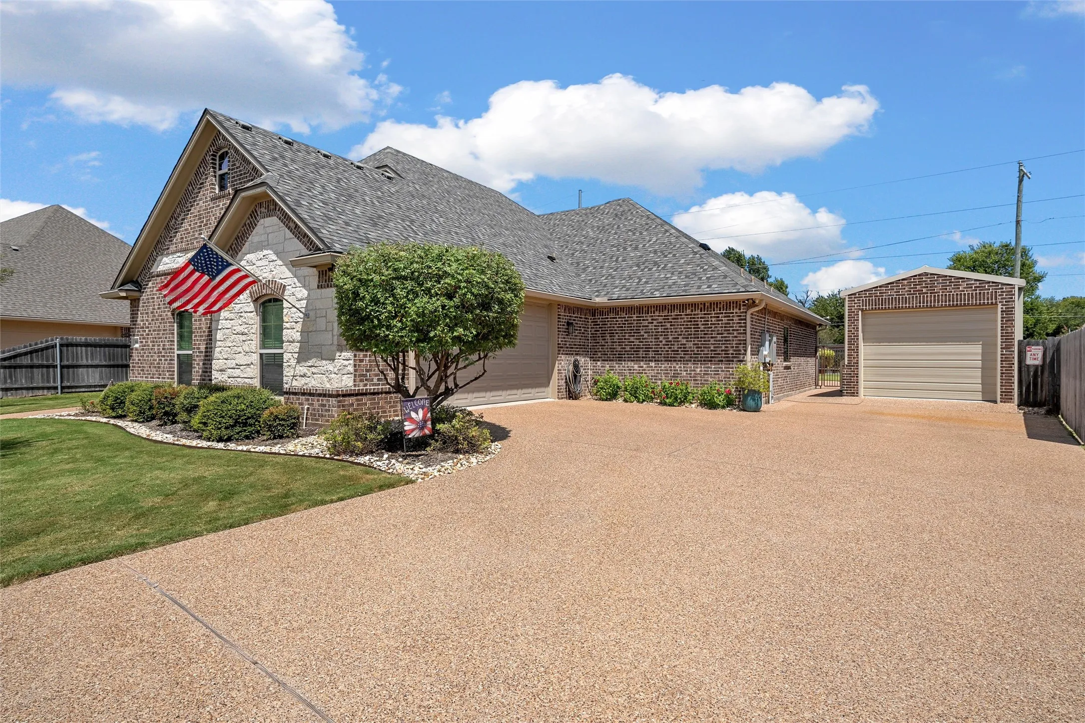 Single Family Residence For Sale in Mc Lennan County , 804 Gallant Fox, Hewitt, Texas 76643, 4 Bedroom, 3 Bathroom, 2 Garage spaces, 2,264 Sqft, built in 2020, mls#21375798, Real Estate Agent in Hewitt, Homes For Sale in Mc Lennan county, Homes For Sale in Hewitt, Realtor in Hewitt Texas, Real Estate Brokerage Independent Realty Texas, Luminita Cordes Realtor