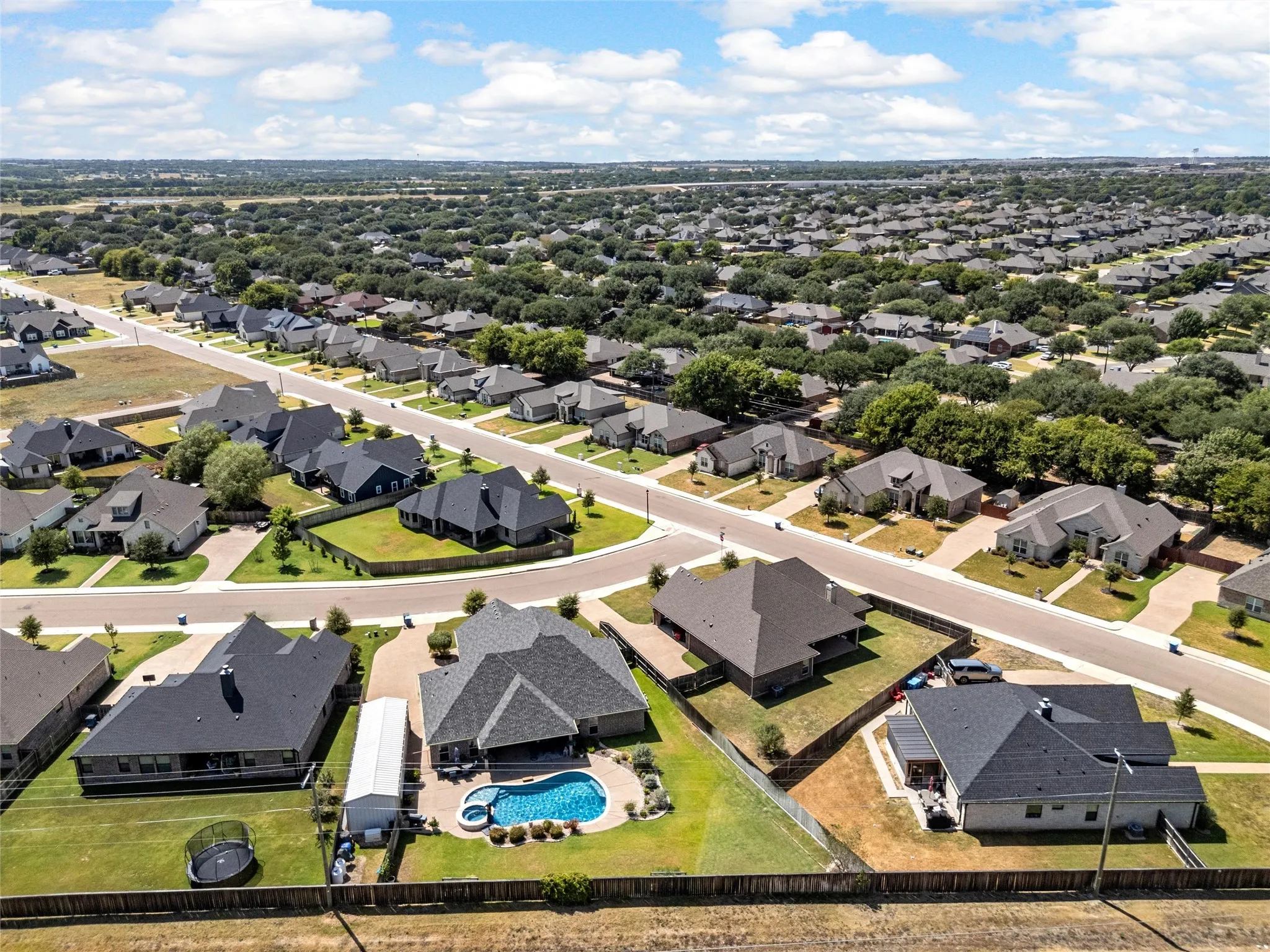 Single Family Residence For Sale in Mc Lennan County , 804 Gallant Fox, Hewitt, Texas 76643, 4 Bedroom, 3 Bathroom, 2 Garage spaces, 2,264 Sqft, built in 2020, mls#21375798, Real Estate Agent in Hewitt, Homes For Sale in Mc Lennan county, Homes For Sale in Hewitt, Realtor in Hewitt Texas, Real Estate Brokerage Independent Realty Texas, Luminita Cordes Realtor
