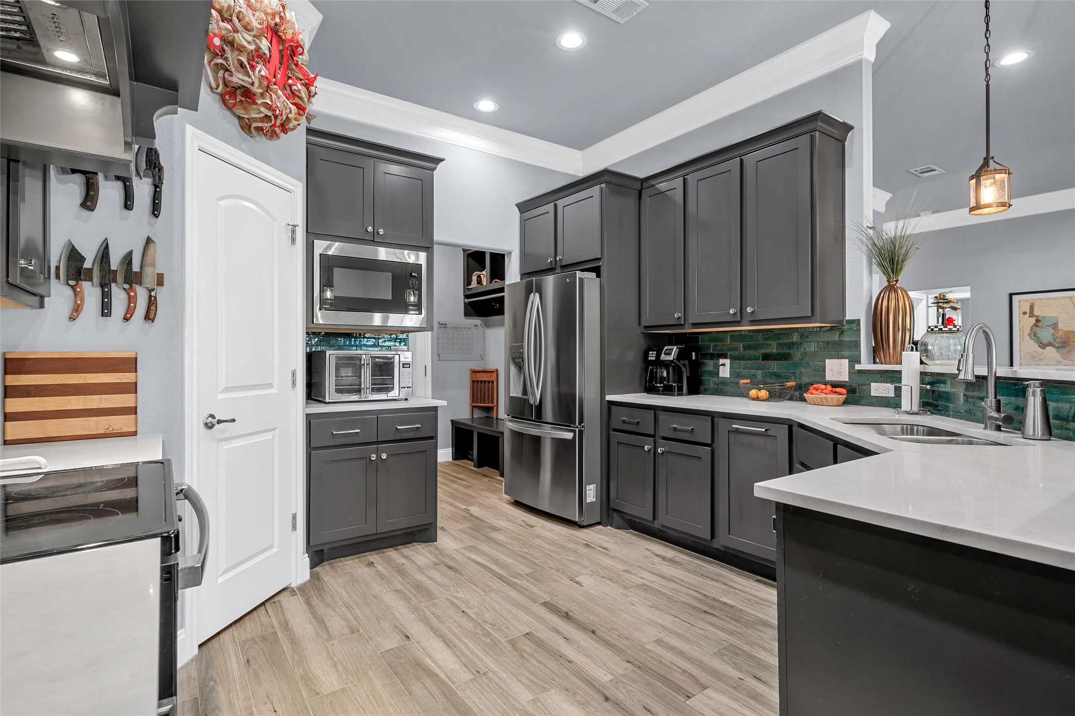 Single Family Residence For Sale in Mc Lennan County , 804 Gallant Fox, Hewitt, Texas 76643, 4 Bedroom, 3 Bathroom, 2 Garage spaces, 2,264 Sqft, built in 2020, mls#21375798, Real Estate Agent in Hewitt, Homes For Sale in Mc Lennan county, Homes For Sale in Hewitt, Realtor in Hewitt Texas, Real Estate Brokerage Independent Realty Texas, Luminita Cordes Realtor