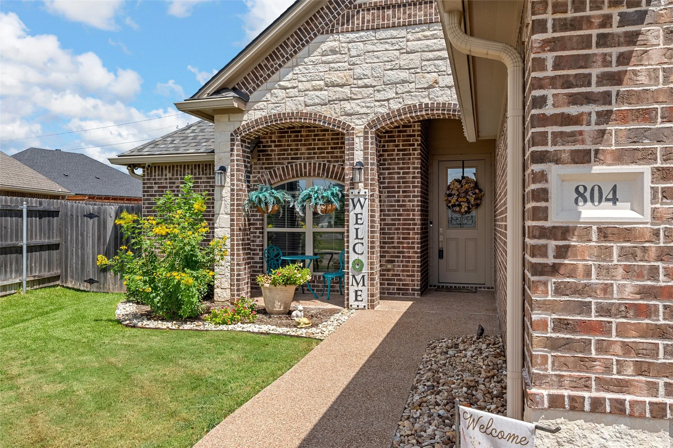 Single Family Residence For Sale in Mc Lennan County , 804 Gallant Fox, Hewitt, Texas 76643, 4 Bedroom, 3 Bathroom, 2 Garage spaces, 2,264 Sqft, built in 2020, mls#21375798, Real Estate Agent in Hewitt, Homes For Sale in Mc Lennan county, Homes For Sale in Hewitt, Realtor in Hewitt Texas, Real Estate Brokerage Independent Realty Texas, Luminita Cordes Realtor