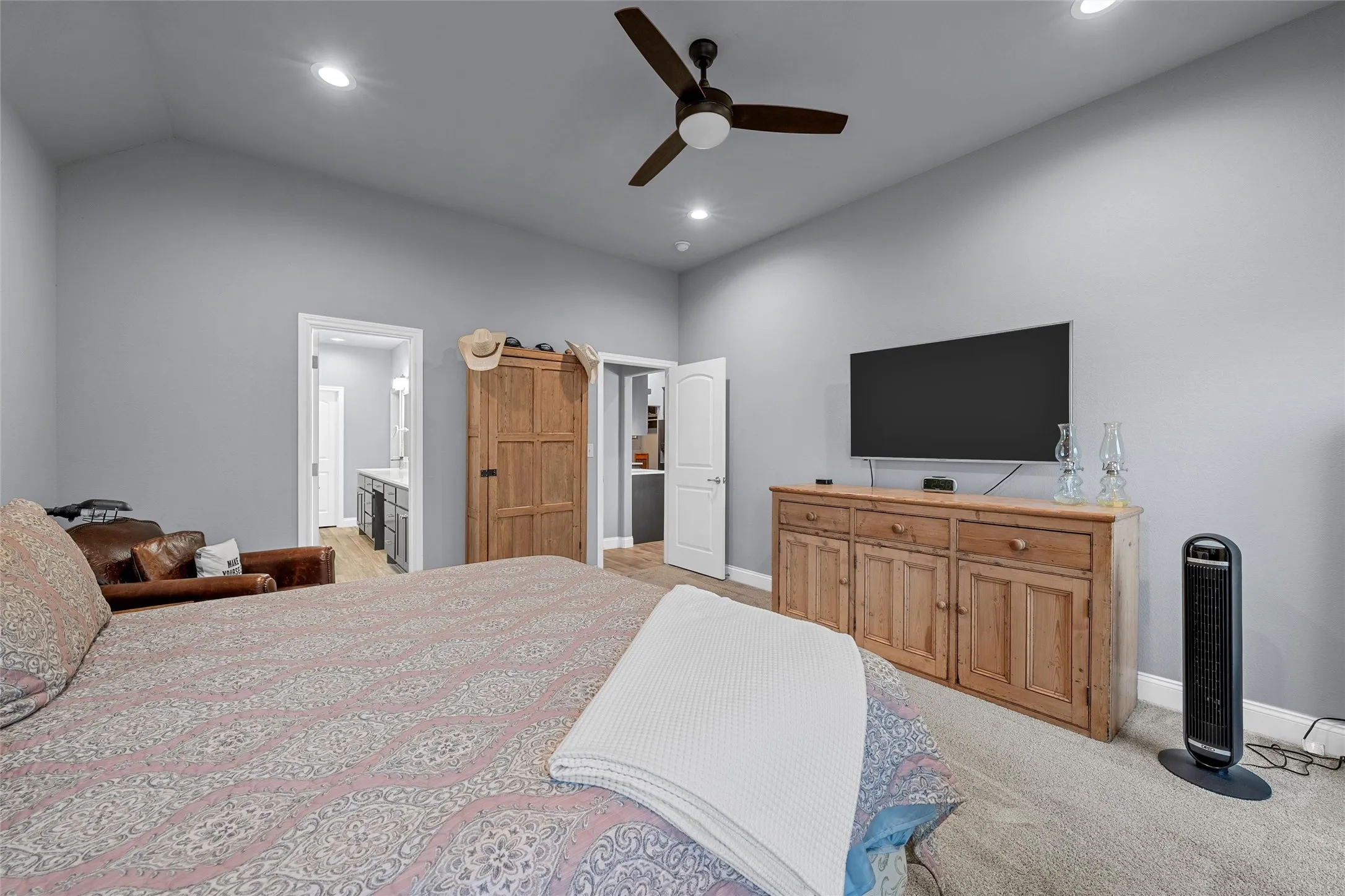 Single Family Residence For Sale in Mc Lennan County , 804 Gallant Fox, Hewitt, Texas 76643, 4 Bedroom, 3 Bathroom, 2 Garage spaces, 2,264 Sqft, built in 2020, mls#21375798, Real Estate Agent in Hewitt, Homes For Sale in Mc Lennan county, Homes For Sale in Hewitt, Realtor in Hewitt Texas, Real Estate Brokerage Independent Realty Texas, Luminita Cordes Realtor