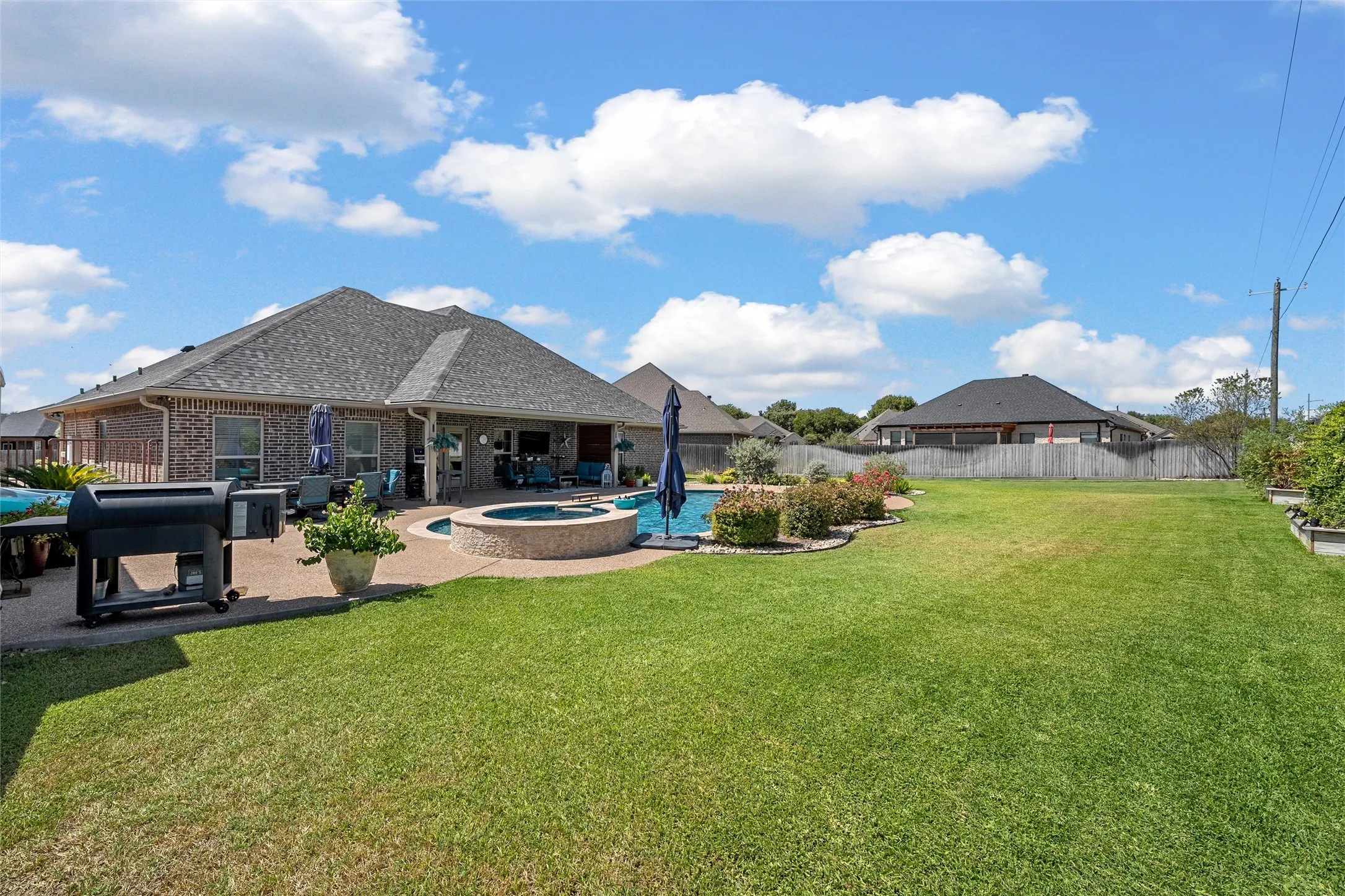 Single Family Residence For Sale in Mc Lennan County , 804 Gallant Fox, Hewitt, Texas 76643, 4 Bedroom, 3 Bathroom, 2 Garage spaces, 2,264 Sqft, built in 2020, mls#21375798, Real Estate Agent in Hewitt, Homes For Sale in Mc Lennan county, Homes For Sale in Hewitt, Realtor in Hewitt Texas, Real Estate Brokerage Independent Realty Texas, Luminita Cordes Realtor