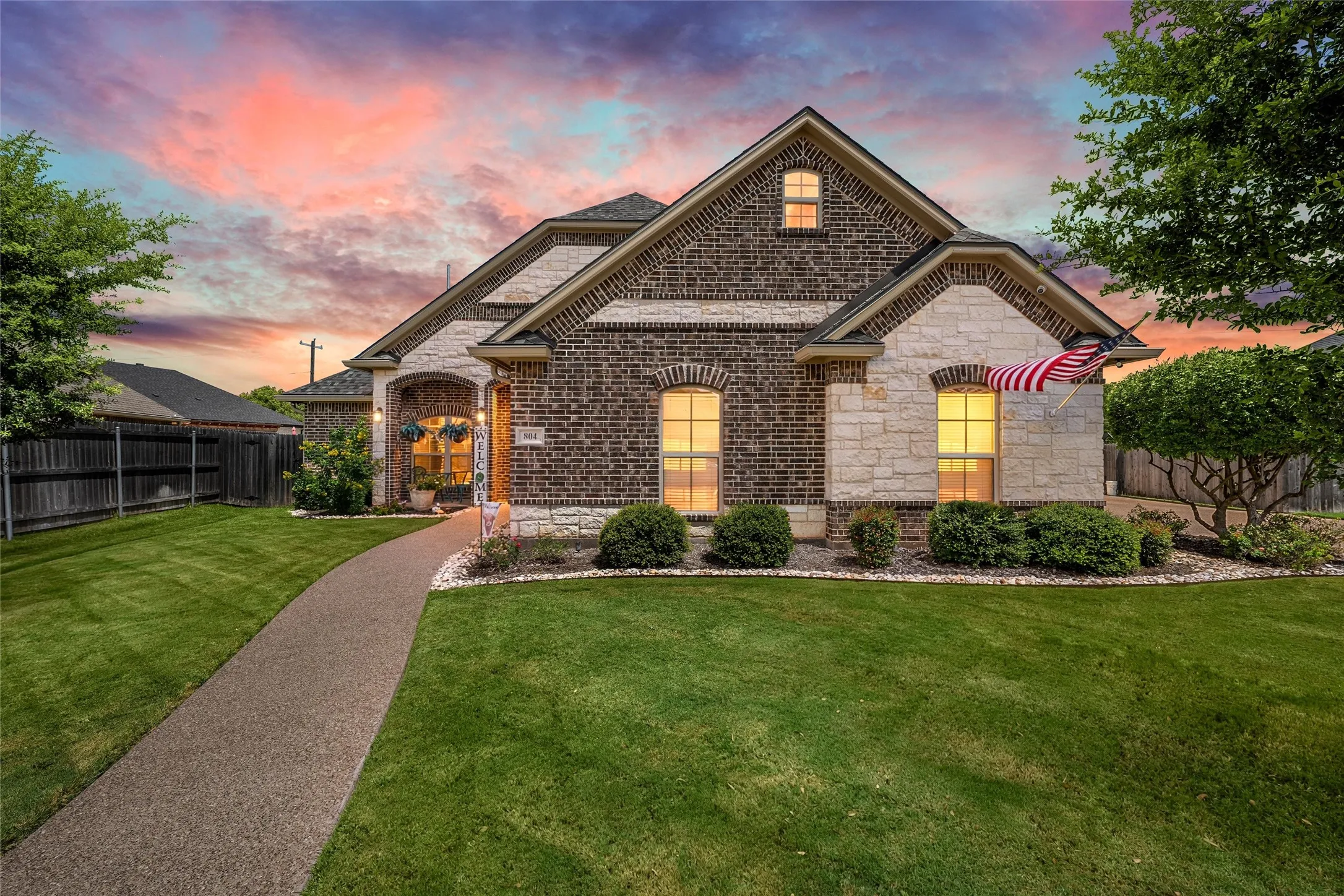 Single Family Residence For Sale in Mc Lennan County , 804 Gallant Fox, Hewitt, Texas 76643, 4 Bedroom, 3 Bathroom, 2 Garage spaces, 2,264 Sqft, built in 2020, mls#21375798, Real Estate Agent in Hewitt, Homes For Sale in Mc Lennan county, Homes For Sale in Hewitt, Realtor in Hewitt Texas, Real Estate Brokerage Independent Realty Texas, Luminita Cordes Realtor