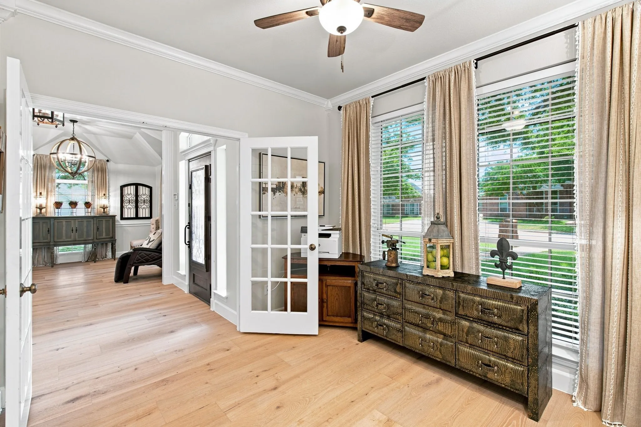 Single Family Residence For Sale in Tarrant County , 1613 Green Tree Drive, Hurst, Texas 76054, 4 Bedroom, 2 Bathroom, 2 Garage spaces, 2,194 Sqft, built in 1994, mls#21367911, Real Estate Agent in Hurst, Homes For Sale in Tarrant county, Homes For Sale in Hurst, Realtor in Hurst Texas, Real Estate Brokerage Independent Realty Texas, Luminita Cordes Realtor