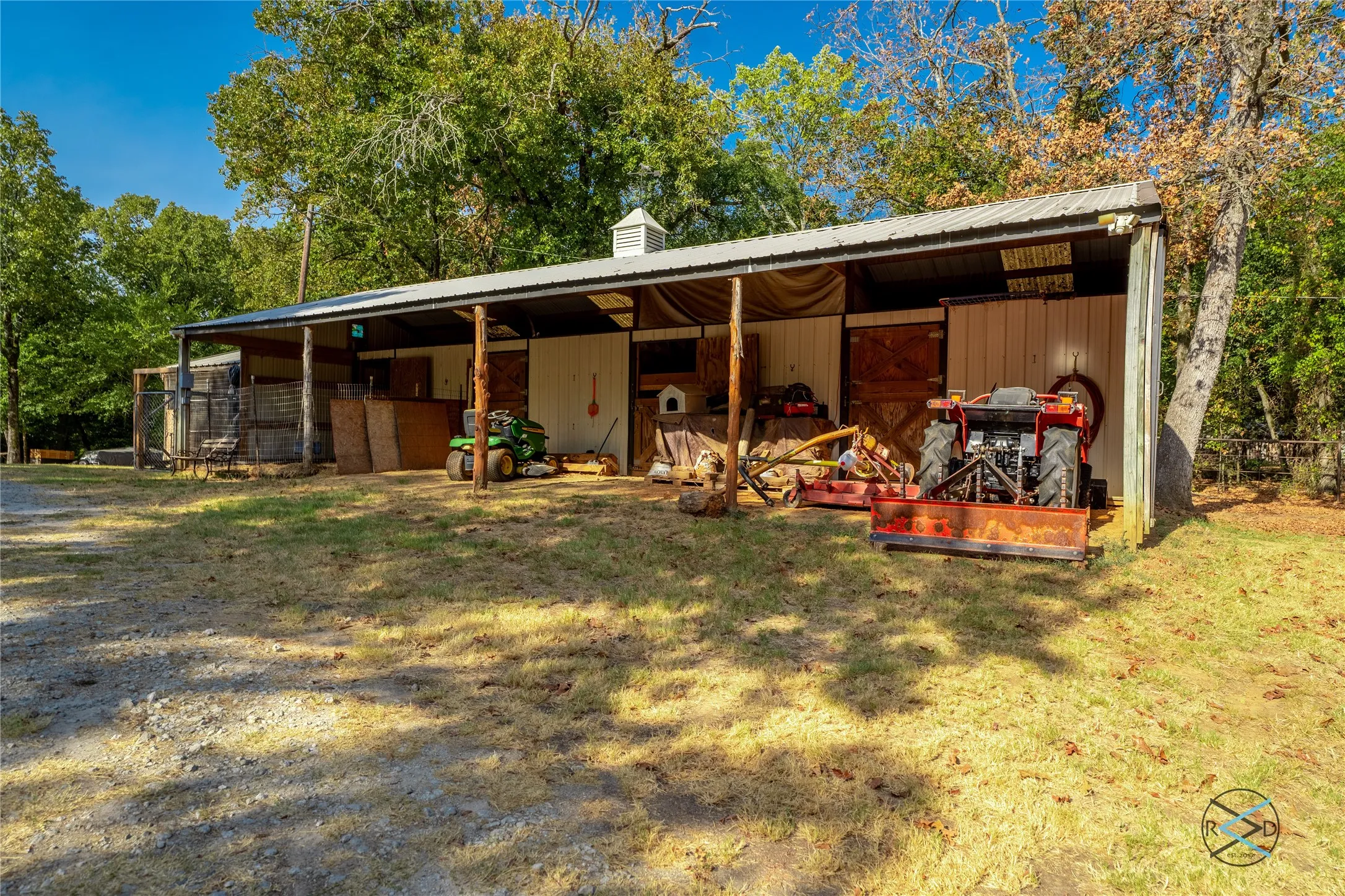 Mobile Home For Sale in Henderson County , 6060 Pinnacle Club Drive, Mabank, Texas 75156, 3 Bedroom, 2 Bathroom, Garage spaces, 1,792 Sqft, built in 2000, mls#21375966, Real Estate Agent in Mabank, Homes For Sale in Henderson county, Homes For Sale in Mabank, Realtor in Mabank Texas, Real Estate Brokerage Independent Realty Texas, Luminita Cordes Realtor
