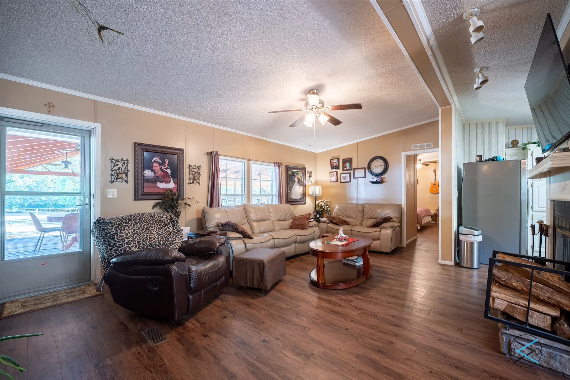 Mobile Home For Sale in Henderson County , 6060 Pinnacle Club Drive, Mabank, Texas 75156, 3 Bedroom, 2 Bathroom, Garage spaces, 1,792 Sqft, built in 2000, mls#21375966, Real Estate Agent in Mabank, Homes For Sale in Henderson county, Homes For Sale in Mabank, Realtor in Mabank Texas, Real Estate Brokerage Independent Realty Texas, Luminita Cordes Realtor