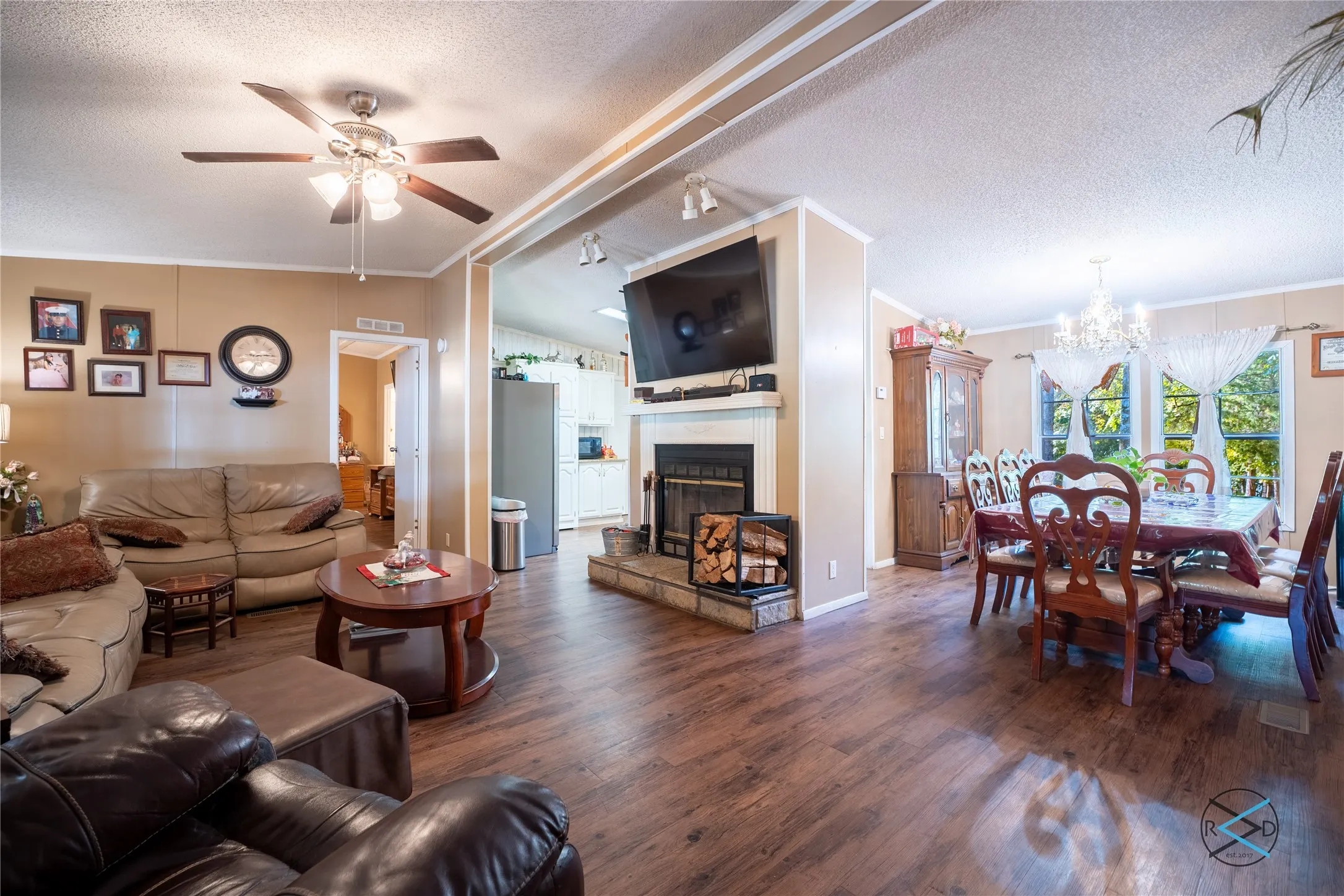 Mobile Home For Sale in Henderson County , 6060 Pinnacle Club Drive, Mabank, Texas 75156, 3 Bedroom, 2 Bathroom, Garage spaces, 1,792 Sqft, built in 2000, mls#21375966, Real Estate Agent in Mabank, Homes For Sale in Henderson county, Homes For Sale in Mabank, Realtor in Mabank Texas, Real Estate Brokerage Independent Realty Texas, Luminita Cordes Realtor