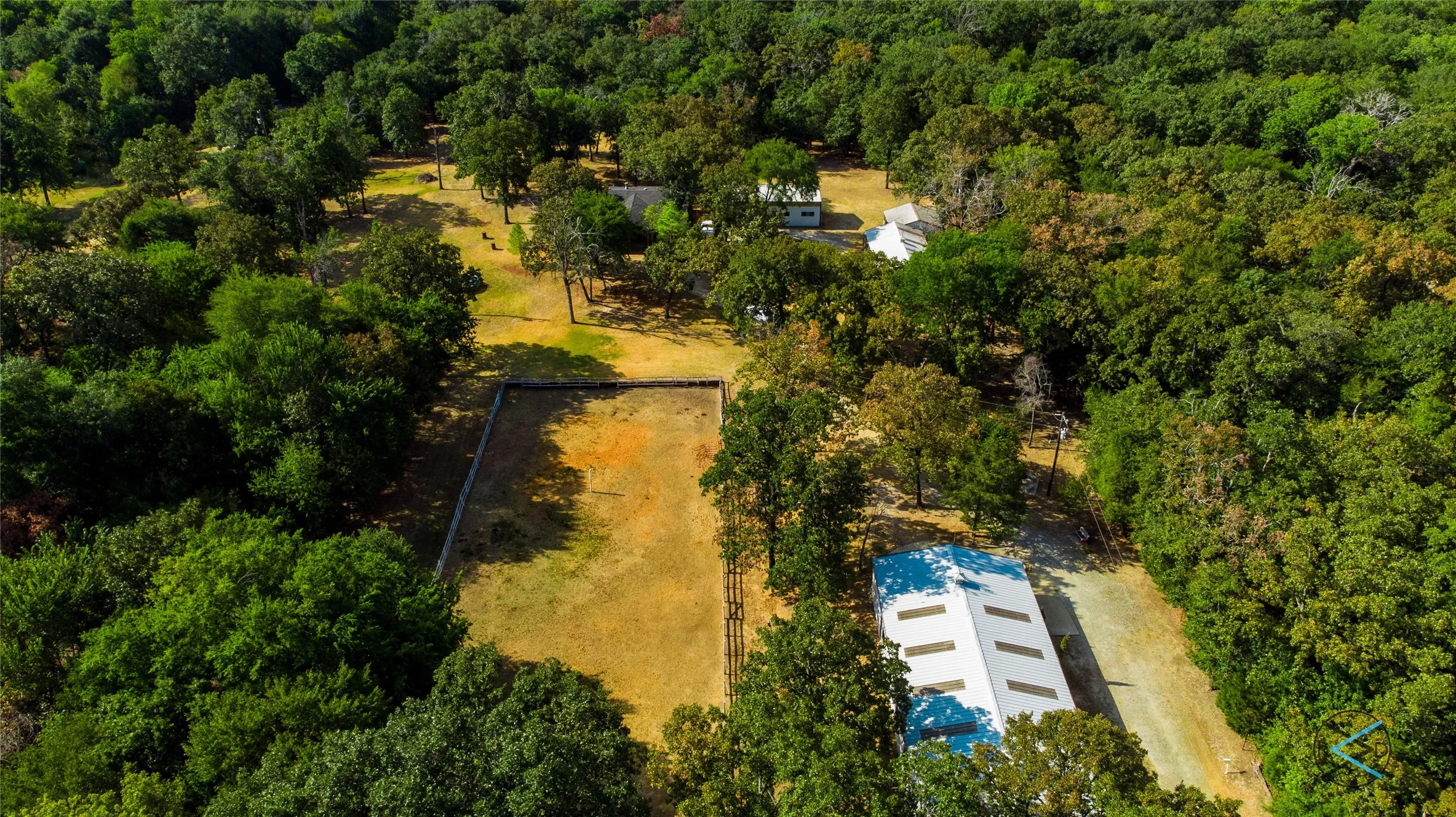 Mobile Home For Sale in Henderson County , 6060 Pinnacle Club Drive, Mabank, Texas 75156, 3 Bedroom, 2 Bathroom, Garage spaces, 1,792 Sqft, built in 2000, mls#21375966, Real Estate Agent in Mabank, Homes For Sale in Henderson county, Homes For Sale in Mabank, Realtor in Mabank Texas, Real Estate Brokerage Independent Realty Texas, Luminita Cordes Realtor