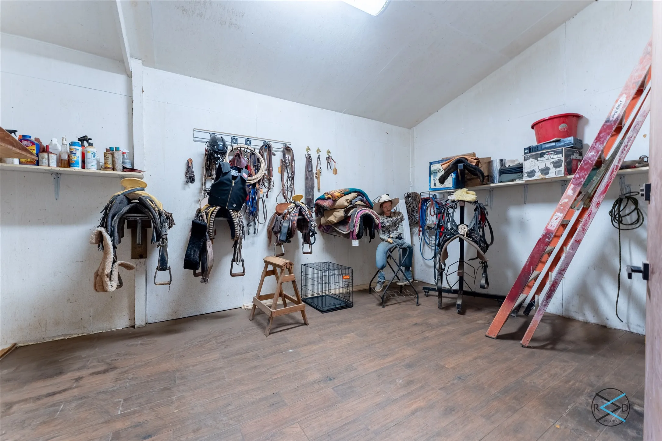 Mobile Home For Sale in Henderson County , 6060 Pinnacle Club Drive, Mabank, Texas 75156, 3 Bedroom, 2 Bathroom, Garage spaces, 1,792 Sqft, built in 2000, mls#21375966, Real Estate Agent in Mabank, Homes For Sale in Henderson county, Homes For Sale in Mabank, Realtor in Mabank Texas, Real Estate Brokerage Independent Realty Texas, Luminita Cordes Realtor