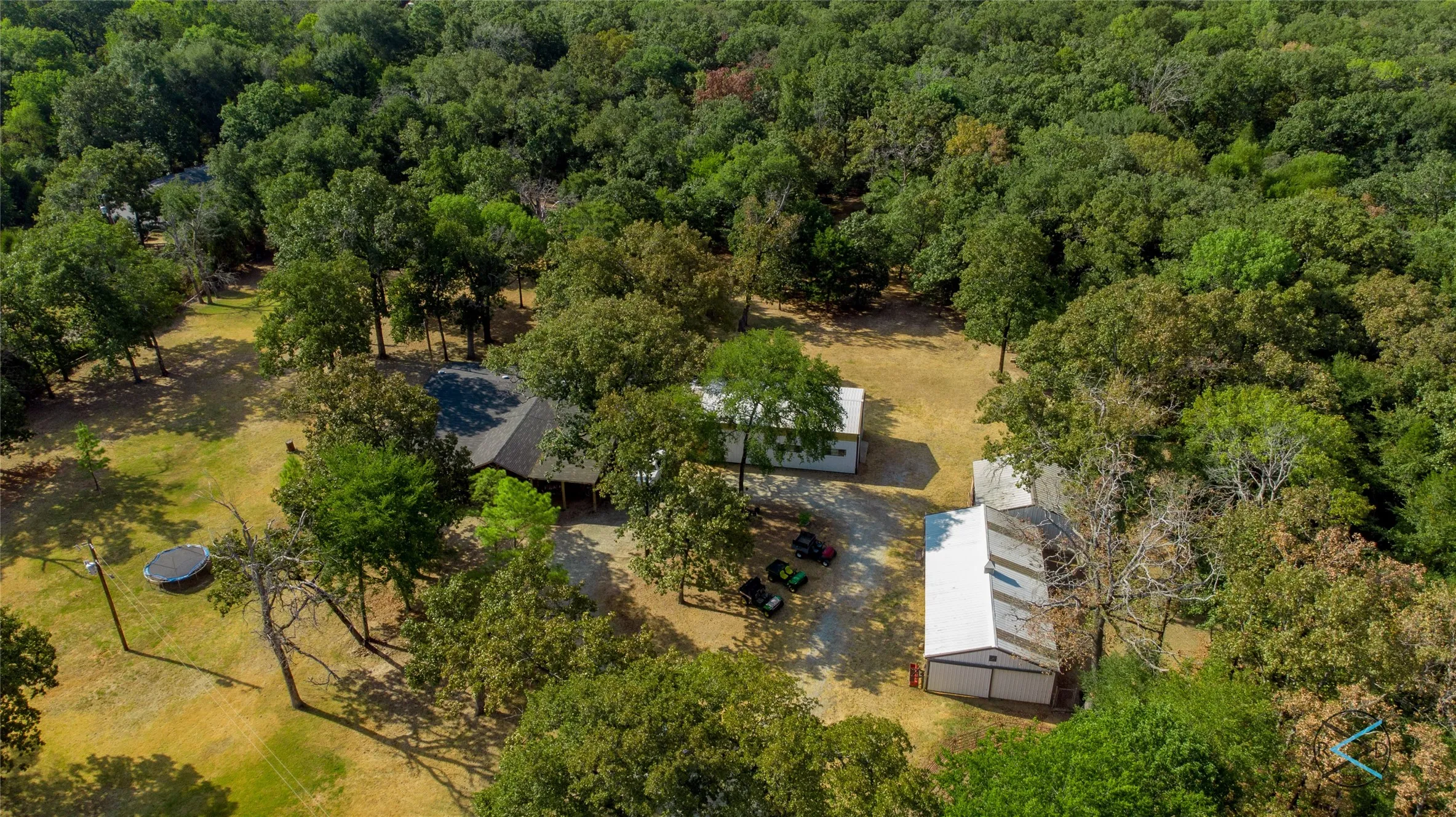 Mobile Home For Sale in Henderson County , 6060 Pinnacle Club Drive, Mabank, Texas 75156, 3 Bedroom, 2 Bathroom, Garage spaces, 1,792 Sqft, built in 2000, mls#21375966, Real Estate Agent in Mabank, Homes For Sale in Henderson county, Homes For Sale in Mabank, Realtor in Mabank Texas, Real Estate Brokerage Independent Realty Texas, Luminita Cordes Realtor