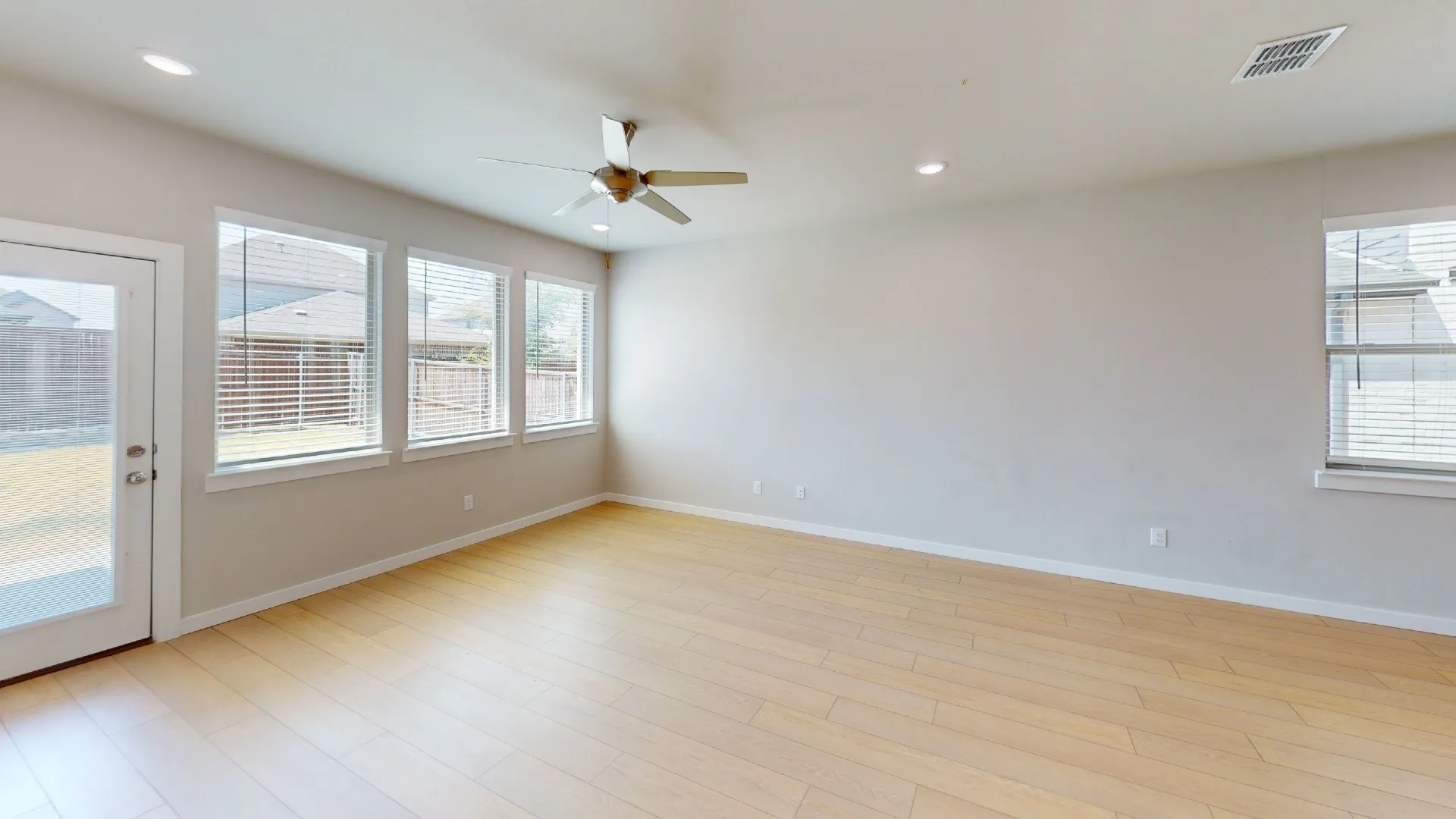 Single Family Residence For Rent in Collin County , 225 Mountain Meadow Lane, Princeton, Texas 75071, 4 Bedroom, 4 Bathroom, 2 Garage spaces, 2,547 Sqft, built in 2023, mls#21376139, Real Estate Agent in Princeton, Homes For Rent in Collin county, Homes For Rent in Princeton, Realtor in Princeton Texas, Real Estate Brokerage Independent Realty Texas, Luminita Cordes Realtor