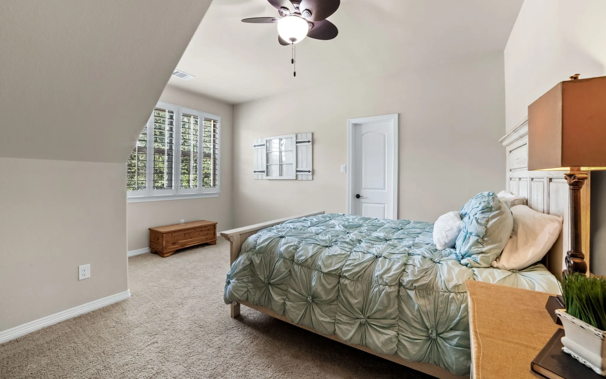 Single Family Residence For Sale in Collin County , 1101 Sonoma Drive, Mc Kinney, Texas 75072, 4 Bedroom, 4 Bathroom, 2 Garage spaces, 3,461 Sqft, built in 2013, mls#21375924, Real Estate Agent in Mc Kinney, Homes For Sale in Collin county, Homes For Sale in Mc Kinney, Realtor in Mc Kinney Texas, Real Estate Brokerage Independent Realty Texas, Luminita Cordes Realtor