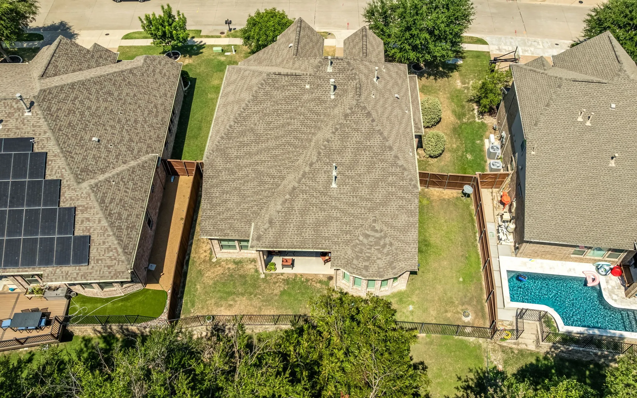 Single Family Residence For Sale in Collin County , 1101 Sonoma Drive, Mc Kinney, Texas 75072, 4 Bedroom, 4 Bathroom, 2 Garage spaces, 3,461 Sqft, built in 2013, mls#21375924, Real Estate Agent in Mc Kinney, Homes For Sale in Collin county, Homes For Sale in Mc Kinney, Realtor in Mc Kinney Texas, Real Estate Brokerage Independent Realty Texas, Luminita Cordes Realtor