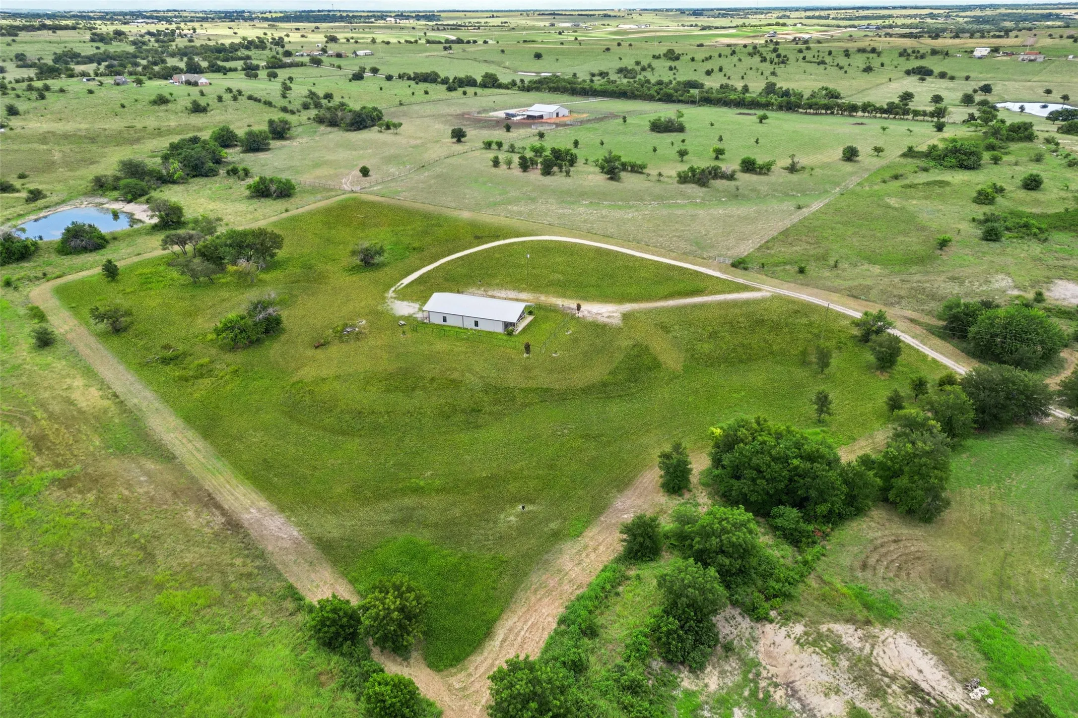 Single Family Residence For Sale in Wise County , 1430 County Road 2735, Decatur, Texas 76234, 2 Bedroom, 2 Bathroom, 3 Garage spaces, 1,400 Sqft, built in 2018, mls#21376148, Real Estate Agent in Decatur, Homes For Sale in Wise county, Homes For Sale in Decatur, Realtor in Decatur Texas, Real Estate Brokerage Independent Realty Texas, Luminita Cordes Realtor