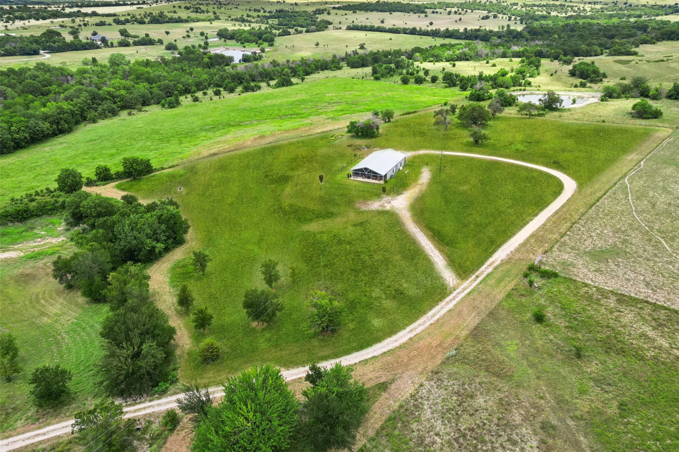 Single Family Residence For Sale in Wise County , 1430 County Road 2735, Decatur, Texas 76234, 2 Bedroom, 2 Bathroom, 3 Garage spaces, 1,400 Sqft, built in 2018, mls#21376148, Real Estate Agent in Decatur, Homes For Sale in Wise county, Homes For Sale in Decatur, Realtor in Decatur Texas, Real Estate Brokerage Independent Realty Texas, Luminita Cordes Realtor