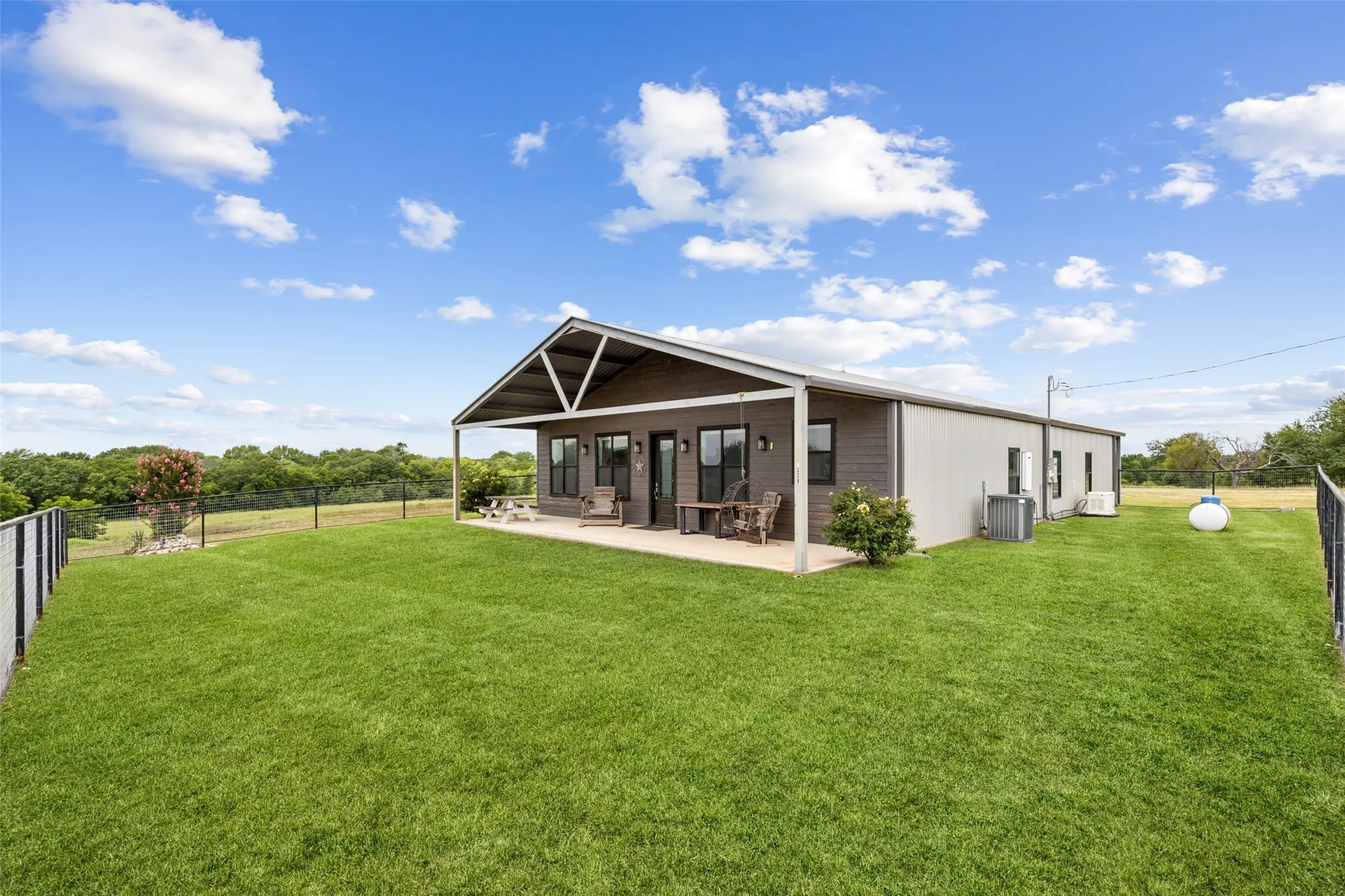 Single Family Residence For Sale in Wise County , 1430 County Road 2735, Decatur, Texas 76234, 2 Bedroom, 2 Bathroom, 3 Garage spaces, 1,400 Sqft, built in 2018, mls#21376148, Real Estate Agent in Decatur, Homes For Sale in Wise county, Homes For Sale in Decatur, Realtor in Decatur Texas, Real Estate Brokerage Independent Realty Texas, Luminita Cordes Realtor