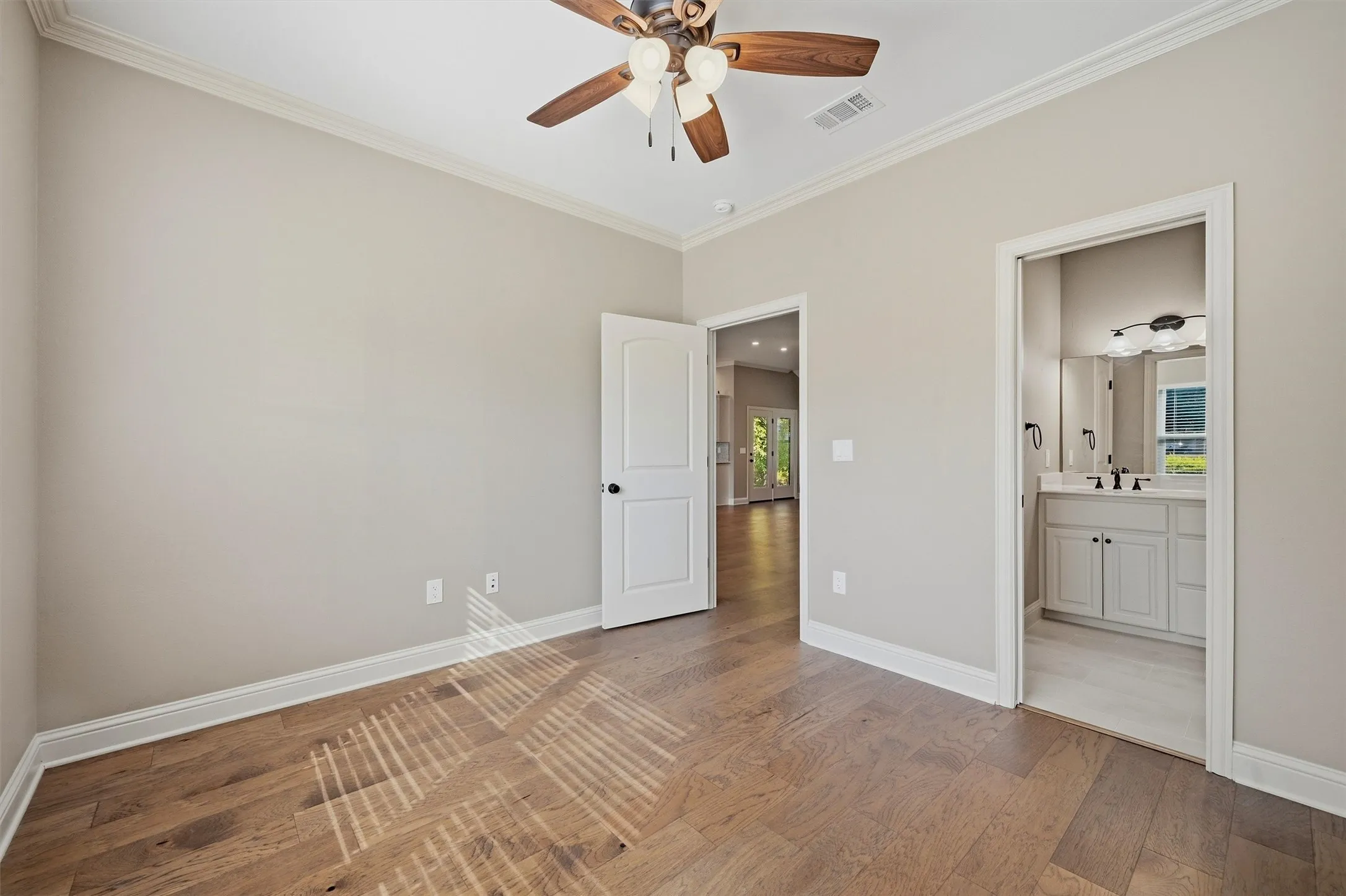 Single Family Residence For Sale in Grayson County , 57 Texoma Terrace Road, Denison, Texas 75020, 3 Bedroom, 3 Bathroom, 2 Garage spaces, 2,170 Sqft, built in 2022, mls#21376152, Real Estate Agent in Denison, Homes For Sale in Grayson county, Homes For Sale in Denison, Realtor in Denison Texas, Real Estate Brokerage Independent Realty Texas, Luminita Cordes Realtor