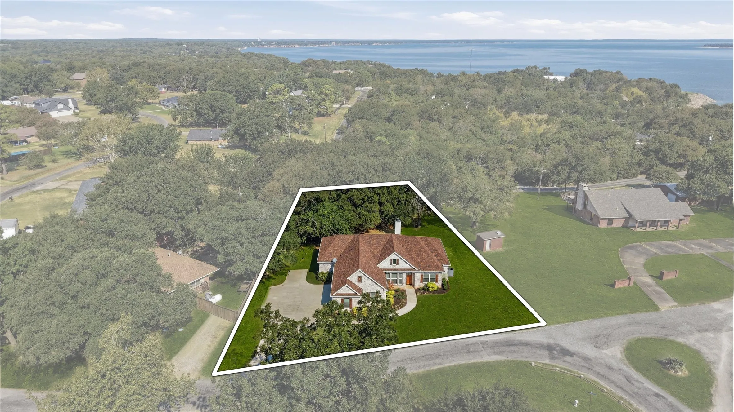 Single Family Residence For Sale in Grayson County , 57 Texoma Terrace Road, Denison, Texas 75020, 3 Bedroom, 3 Bathroom, 2 Garage spaces, 2,170 Sqft, built in 2022, mls#21376152, Real Estate Agent in Denison, Homes For Sale in Grayson county, Homes For Sale in Denison, Realtor in Denison Texas, Real Estate Brokerage Independent Realty Texas, Luminita Cordes Realtor