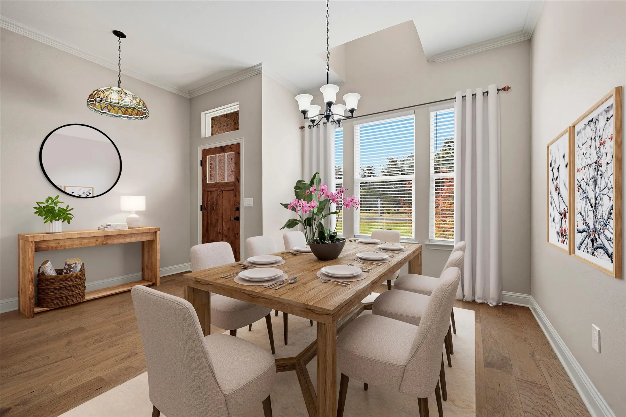  Open to the large Living area