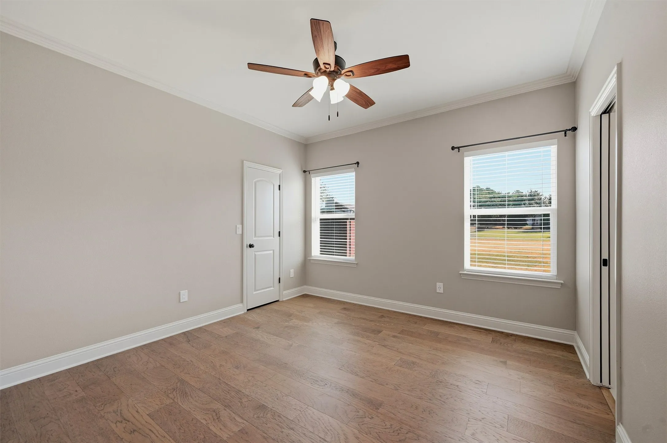 Single Family Residence For Sale in Grayson County , 57 Texoma Terrace Road, Denison, Texas 75020, 3 Bedroom, 3 Bathroom, 2 Garage spaces, 2,170 Sqft, built in 2022, mls#21376152, Real Estate Agent in Denison, Homes For Sale in Grayson county, Homes For Sale in Denison, Realtor in Denison Texas, Real Estate Brokerage Independent Realty Texas, Luminita Cordes Realtor