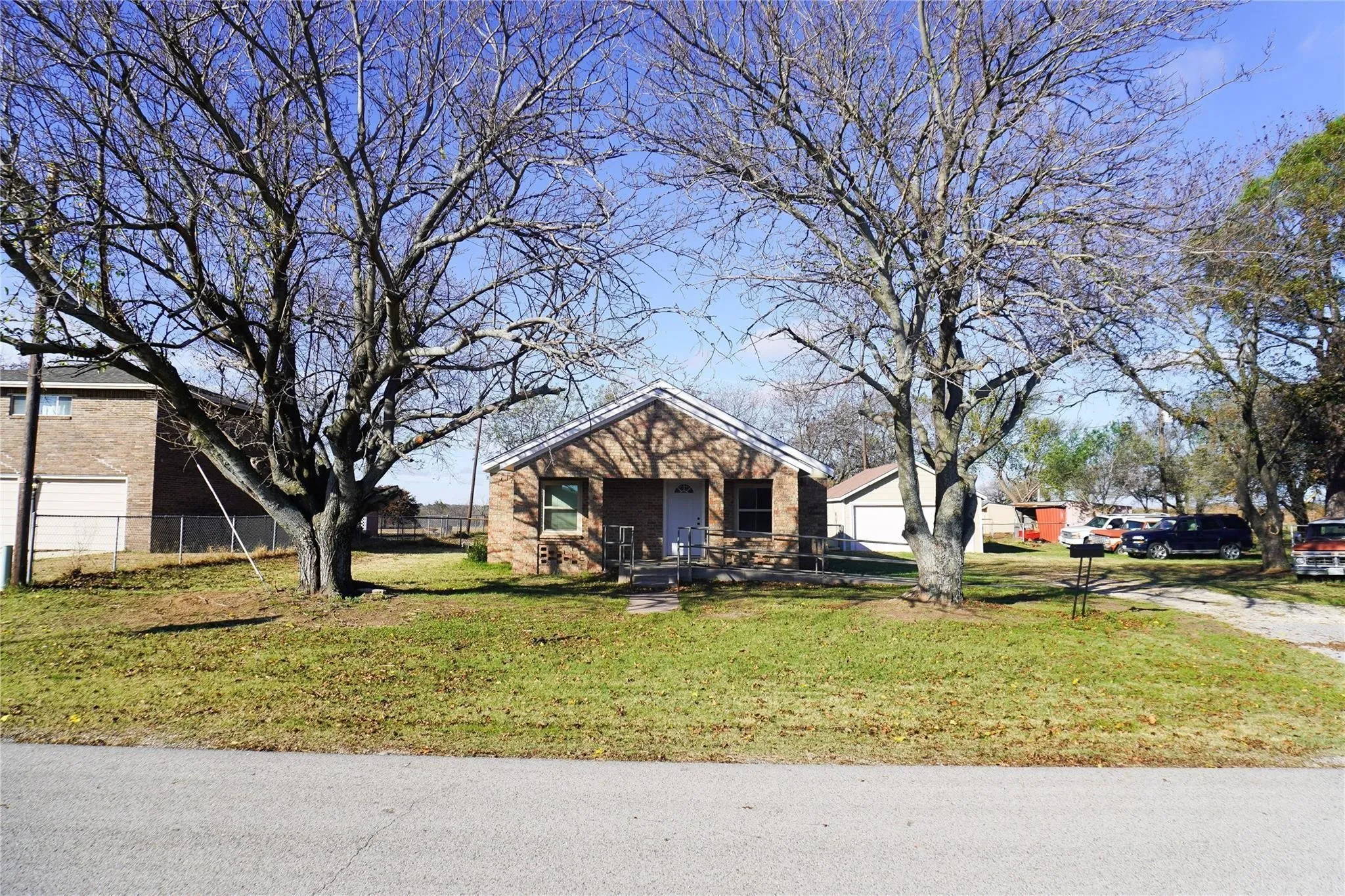 Single Family Residence For Sale in Montague County , 7498 State Highway 175, Montague, Texas 76251, 3 Bedroom, 1 Bathroom, 2 Garage spaces, 1,541 Sqft, built in 1950, mls#21376082, Real Estate Agent in Montague, Homes For Sale in Montague county, Homes For Sale in Montague, Realtor in Montague Texas, Real Estate Brokerage Independent Realty Texas, Luminita Cordes Realtor