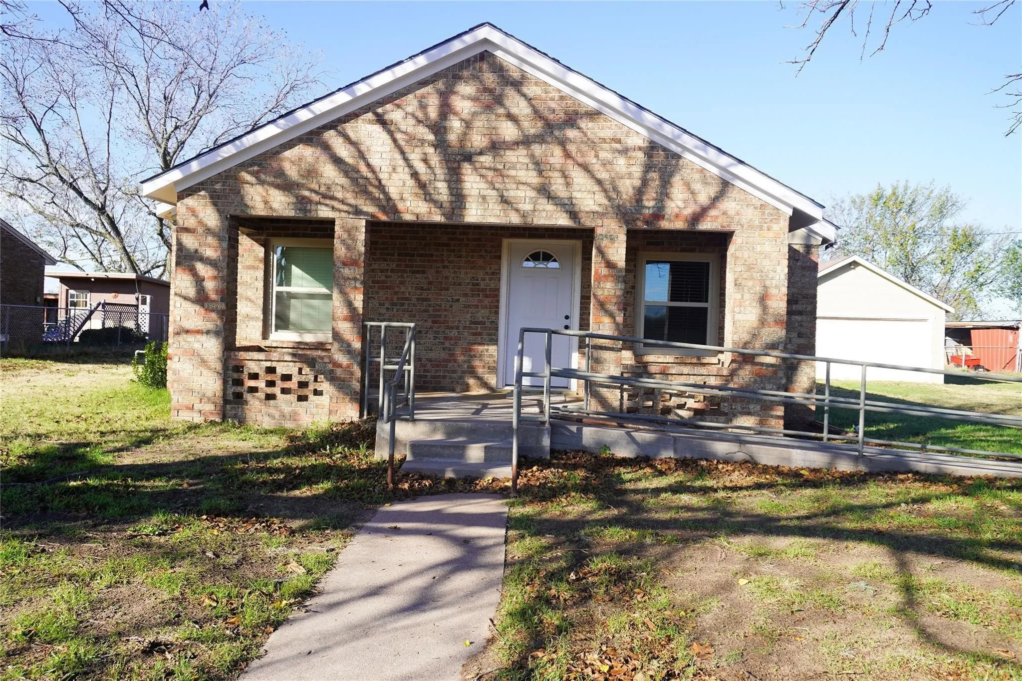 Single Family Residence For Sale in Montague County , 7498 State Highway 175, Montague, Texas 76251, 3 Bedroom, 1 Bathroom, 2 Garage spaces, 1,541 Sqft, built in 1950, mls#21376082, Real Estate Agent in Montague, Homes For Sale in Montague county, Homes For Sale in Montague, Realtor in Montague Texas, Real Estate Brokerage Independent Realty Texas, Luminita Cordes Realtor