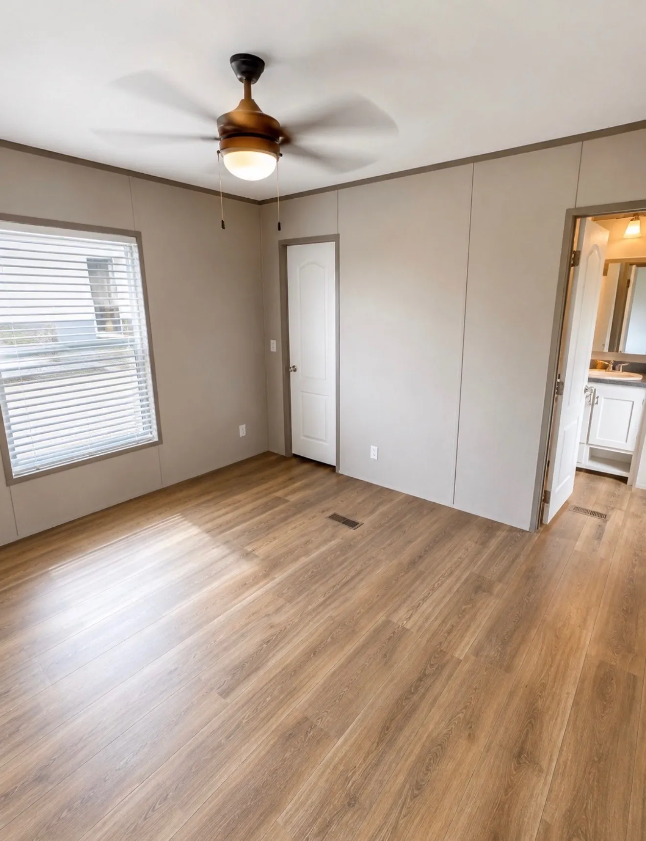 Mobile Home For Sale in Van Zandt County , 165 Private Road 6047, Wills Point, Texas 75169, 6 Bedroom, 4 Bathroom, Garage spaces, 2,500 Sqft, built in 2022, mls#21374907, Real Estate Agent in Wills Point, Homes For Sale in Van Zandt county, Homes For Sale in Wills Point, Realtor in Wills Point Texas, Real Estate Brokerage Independent Realty Texas, Luminita Cordes Realtor