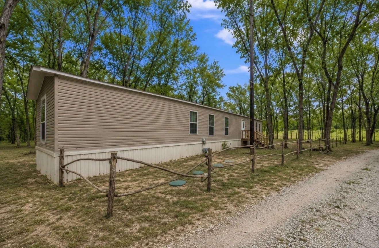 Mobile Home For Sale in Van Zandt County , 165 Private Road 6047, Wills Point, Texas 75169, 6 Bedroom, 4 Bathroom, Garage spaces, 2,500 Sqft, built in 2022, mls#21374907, Real Estate Agent in Wills Point, Homes For Sale in Van Zandt county, Homes For Sale in Wills Point, Realtor in Wills Point Texas, Real Estate Brokerage Independent Realty Texas, Luminita Cordes Realtor
