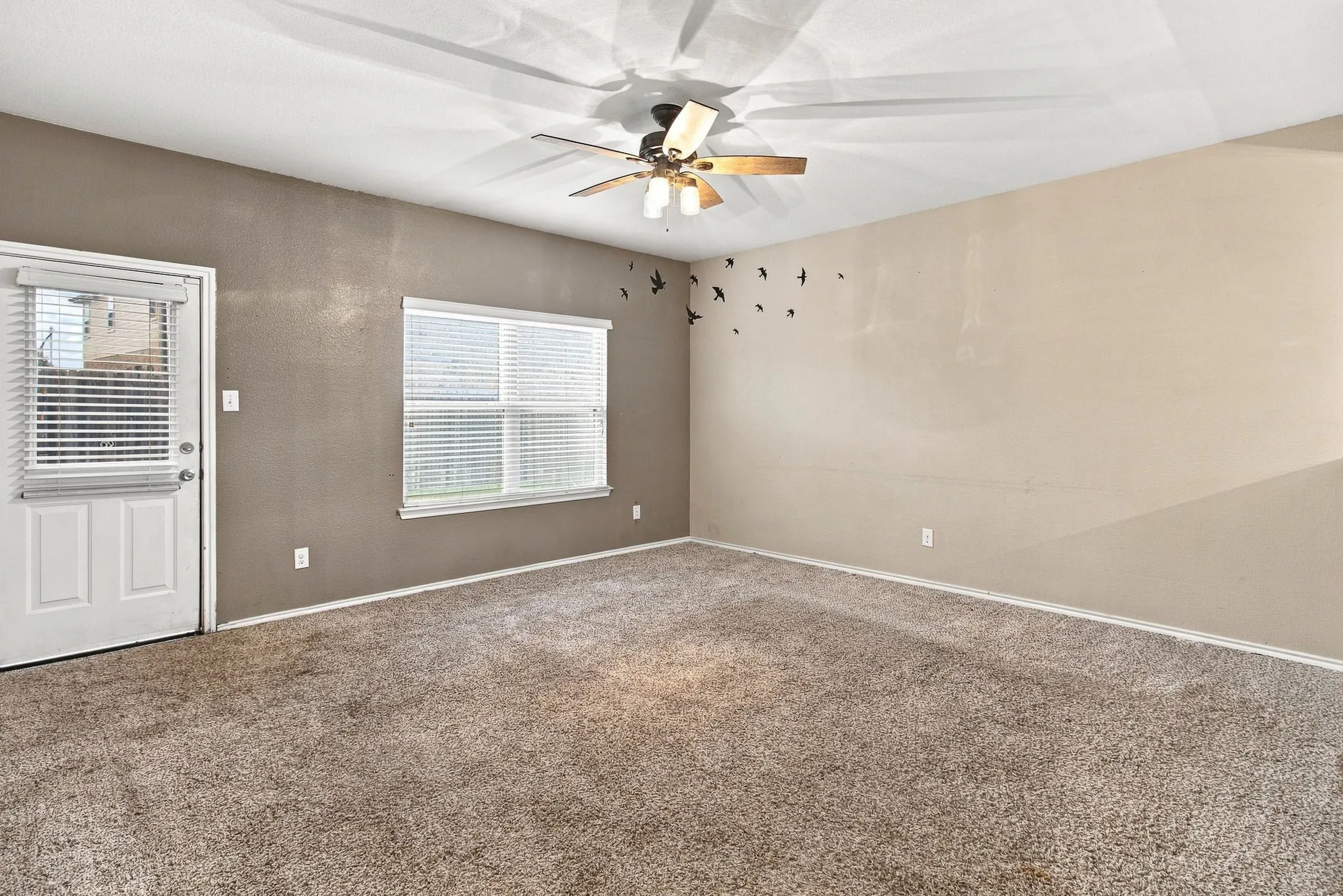 Single Family Residence For Sale in Collin County , 1404 Diamond Court, Princeton, Texas 75407, 5 Bedroom, 4 Bathroom, 2 Garage spaces, 2,338 Sqft, built in 2017, mls#21371756, Real Estate Agent in Princeton, Homes For Sale in Collin county, Homes For Sale in Princeton, Realtor in Princeton Texas, Real Estate Brokerage Independent Realty Texas, Luminita Cordes Realtor