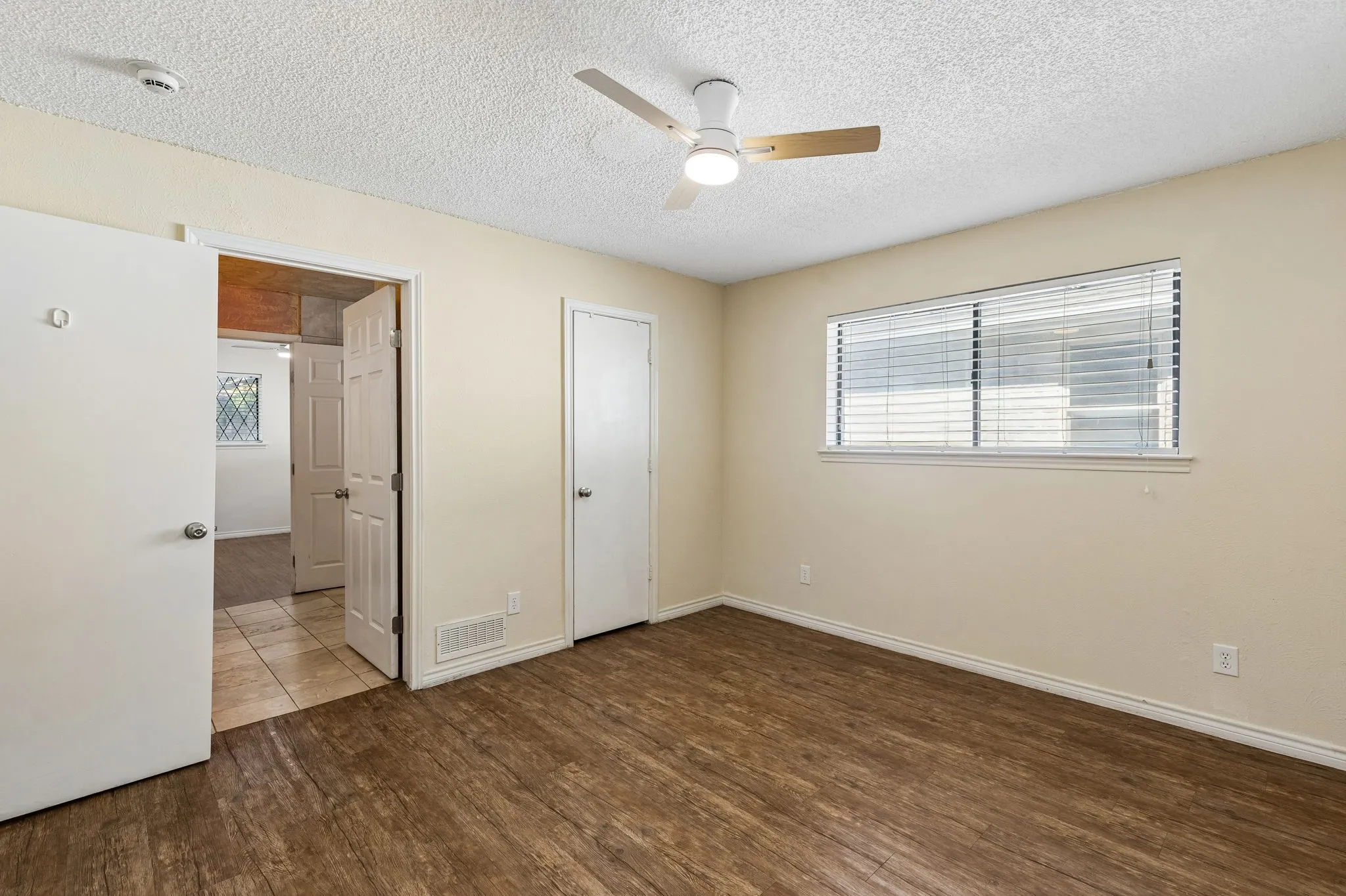 Single Family Residence For Sale in Collin County , 2206 Blue Cypress Drive, Richardson, Texas 75082, 6 Bedroom, 3 Bathroom, 2 Garage spaces, 2,748 Sqft, built in 1982, mls#21376167, Real Estate Agent in Richardson, Homes For Sale in Collin county, Homes For Sale in Richardson, Realtor in Richardson Texas, Real Estate Brokerage Independent Realty Texas, Luminita Cordes Realtor