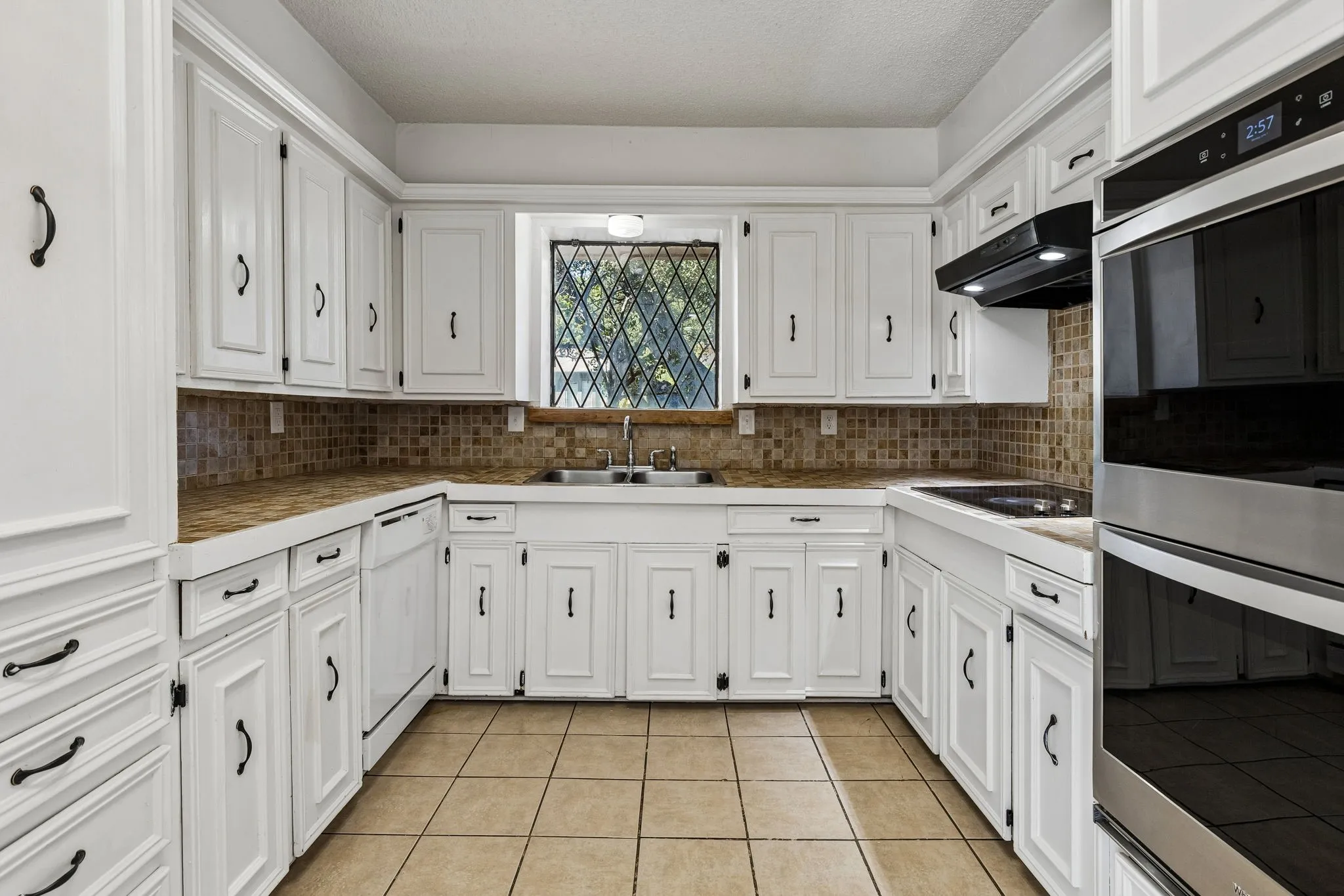 Single Family Residence For Sale in Collin County , 2206 Blue Cypress Drive, Richardson, Texas 75082, 6 Bedroom, 3 Bathroom, 2 Garage spaces, 2,748 Sqft, built in 1982, mls#21376167, Real Estate Agent in Richardson, Homes For Sale in Collin county, Homes For Sale in Richardson, Realtor in Richardson Texas, Real Estate Brokerage Independent Realty Texas, Luminita Cordes Realtor