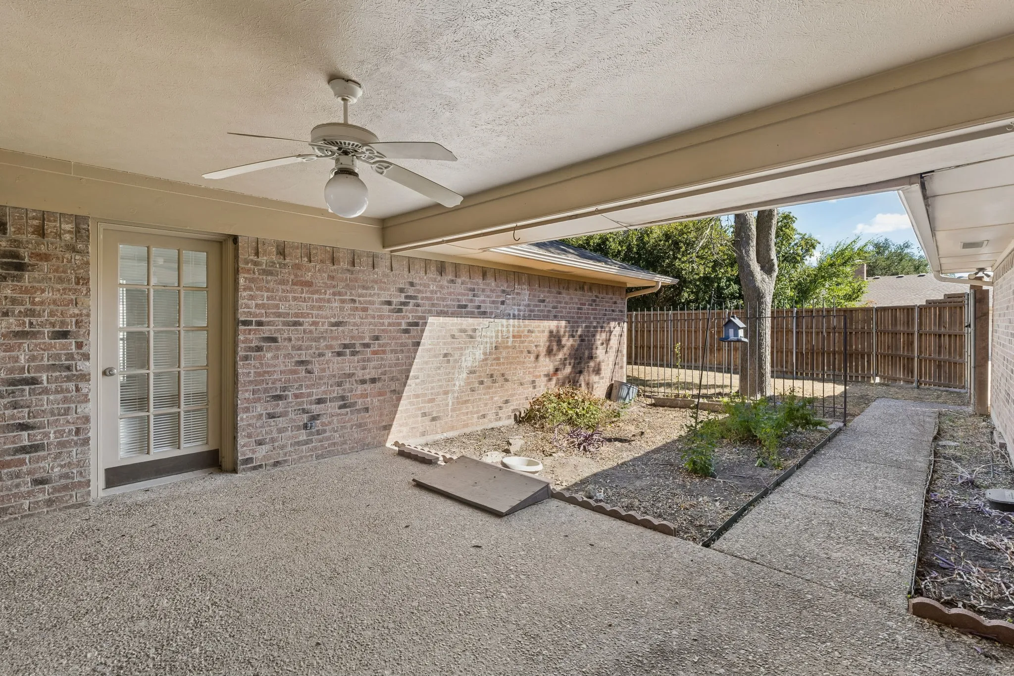 Single Family Residence For Sale in Collin County , 2206 Blue Cypress Drive, Richardson, Texas 75082, 6 Bedroom, 3 Bathroom, 2 Garage spaces, 2,748 Sqft, built in 1982, mls#21376167, Real Estate Agent in Richardson, Homes For Sale in Collin county, Homes For Sale in Richardson, Realtor in Richardson Texas, Real Estate Brokerage Independent Realty Texas, Luminita Cordes Realtor