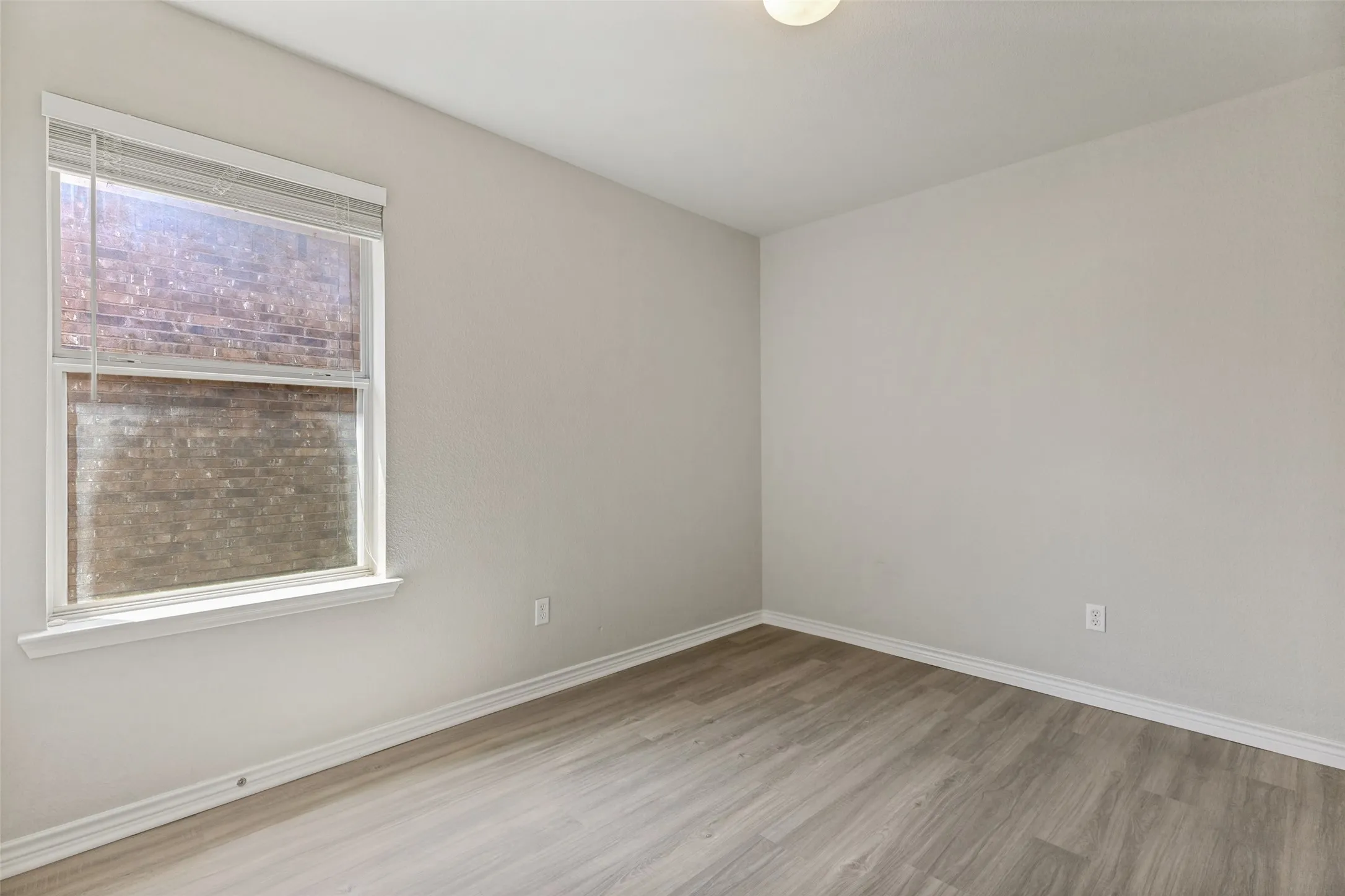 Single Family Residence For Rent in Tarrant County , 11617 Kenny Drive, Fort Worth, Texas 76244, 4 Bedroom, 2 Bathroom, 2 Garage spaces, 1,931 Sqft, built in 2006, mls#21375095, Real Estate Agent in Fort Worth, Homes For Rent in Tarrant county, Homes For Rent in Fort Worth, Realtor in Fort Worth Texas, Real Estate Brokerage Independent Realty Texas, Luminita Cordes Realtor