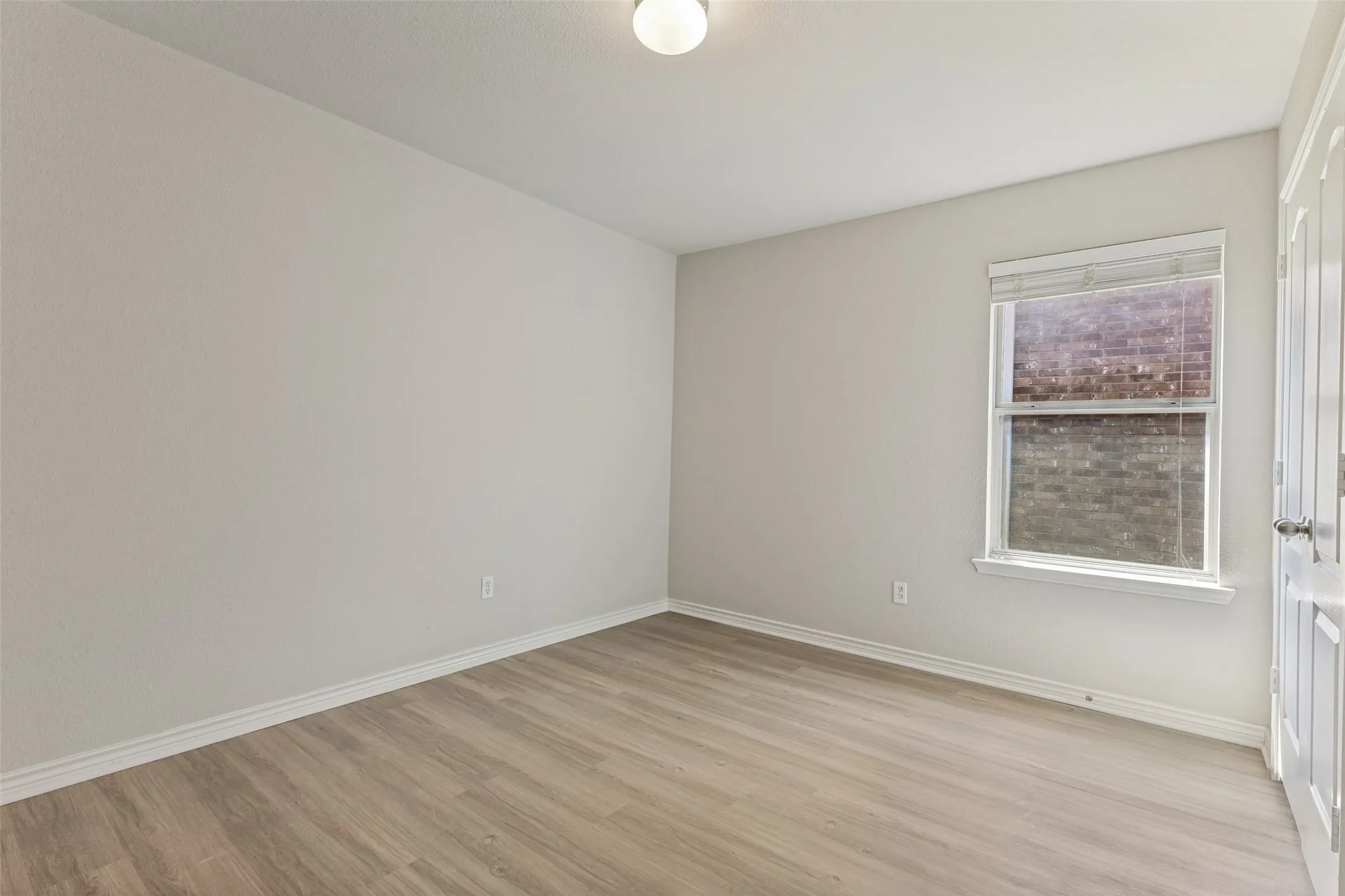 Single Family Residence For Rent in Tarrant County , 11617 Kenny Drive, Fort Worth, Texas 76244, 4 Bedroom, 2 Bathroom, 2 Garage spaces, 1,931 Sqft, built in 2006, mls#21375095, Real Estate Agent in Fort Worth, Homes For Rent in Tarrant county, Homes For Rent in Fort Worth, Realtor in Fort Worth Texas, Real Estate Brokerage Independent Realty Texas, Luminita Cordes Realtor