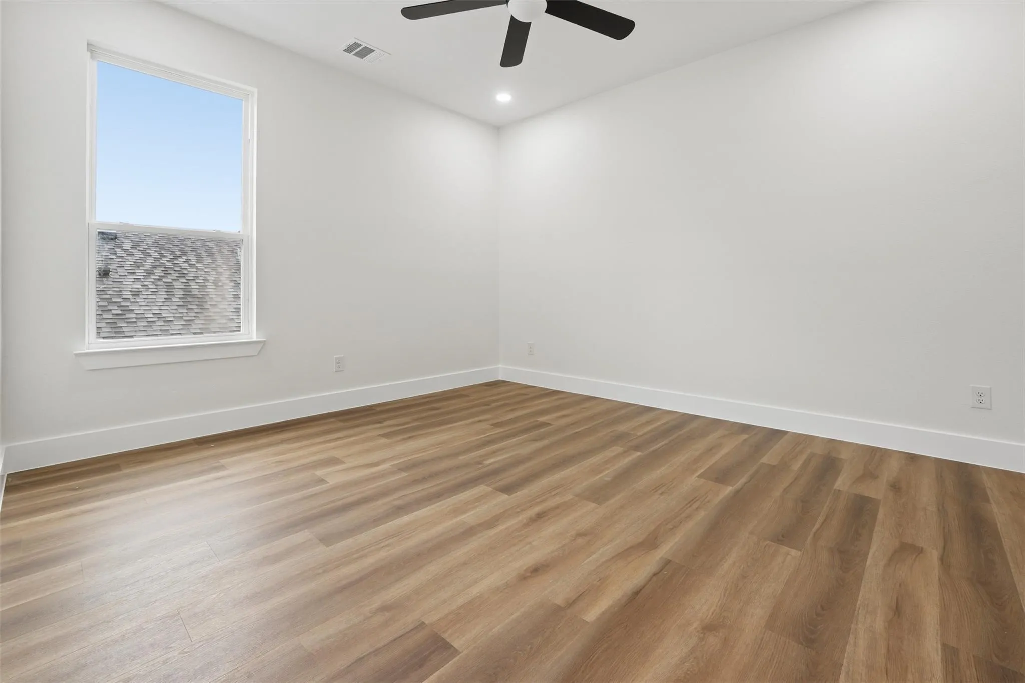 Single Family Residence For Sale in Dallas County , 2646 Alabama Avenue, Dallas, Texas 75216, 5 Bedroom, 4 Bathroom, 2 Garage spaces, 3,200 Sqft, built in 2026, mls#21376166, Real Estate Agent in Dallas, Homes For Sale in Dallas county, Homes For Sale in Dallas, Realtor in Dallas Texas, Real Estate Brokerage Independent Realty Texas, Luminita Cordes Realtor