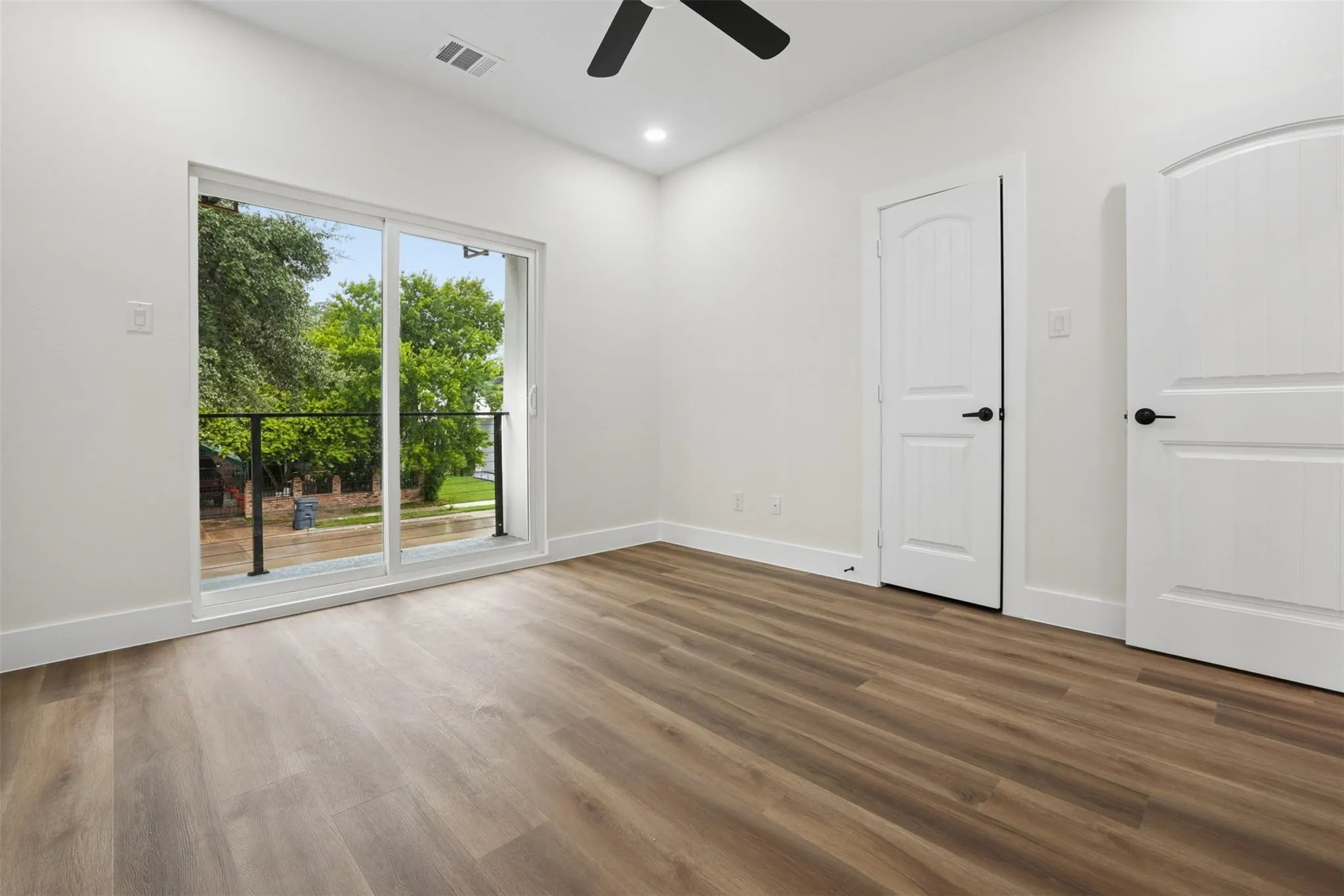 Single Family Residence For Sale in Dallas County , 2646 Alabama Avenue, Dallas, Texas 75216, 5 Bedroom, 4 Bathroom, 2 Garage spaces, 3,200 Sqft, built in 2026, mls#21376166, Real Estate Agent in Dallas, Homes For Sale in Dallas county, Homes For Sale in Dallas, Realtor in Dallas Texas, Real Estate Brokerage Independent Realty Texas, Luminita Cordes Realtor