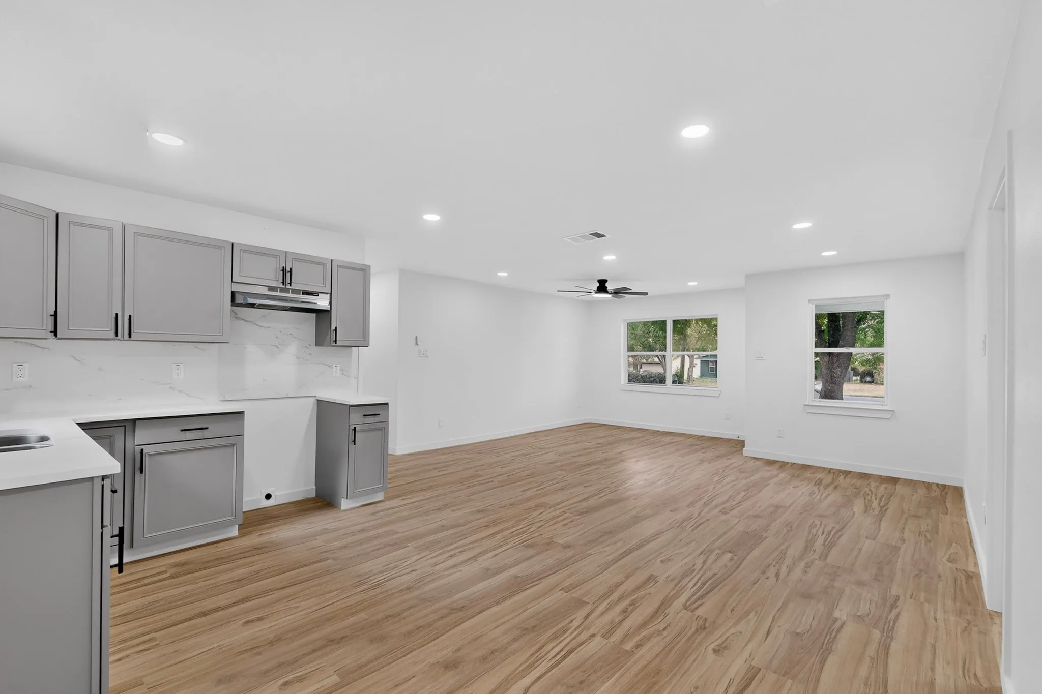 Single Family Residence For Sale in Dallas County , 721 Hall Road, Seagoville, Texas 75159, 4 Bedroom, 2 Bathroom, Garage spaces, 1,440 Sqft, built in 1955, mls#21374469, Real Estate Agent in Seagoville, Homes For Sale in Dallas county, Homes For Sale in Seagoville, Realtor in Seagoville Texas, Real Estate Brokerage Independent Realty Texas, Luminita Cordes Realtor