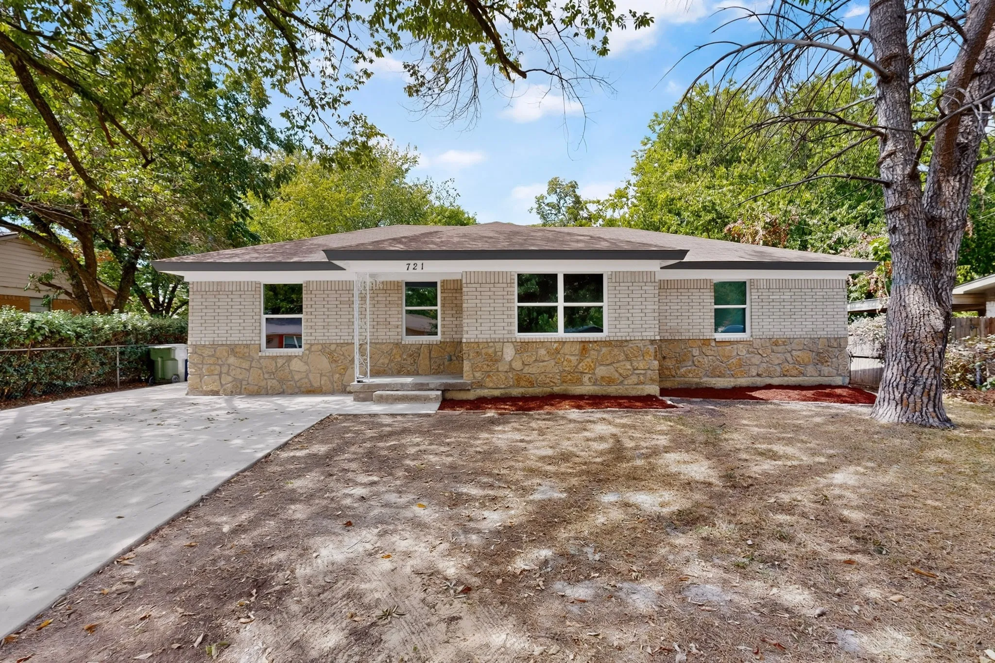 Single Family Residence For Sale in Dallas County , 721 Hall Road, Seagoville, Texas 75159, 4 Bedroom, 2 Bathroom, Garage spaces, 1,440 Sqft, built in 1955, mls#21374469, Real Estate Agent in Seagoville, Homes For Sale in Dallas county, Homes For Sale in Seagoville, Realtor in Seagoville Texas, Real Estate Brokerage Independent Realty Texas, Luminita Cordes Realtor