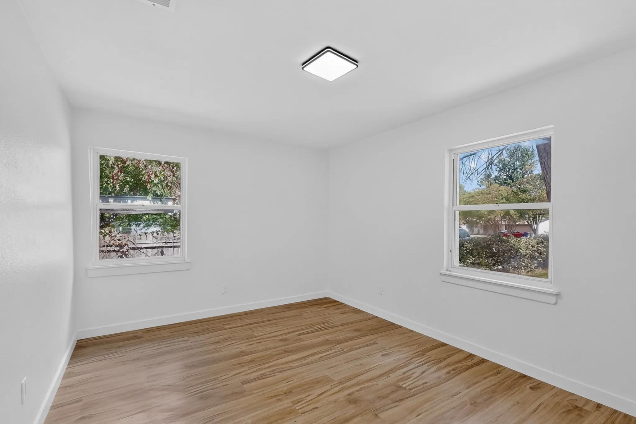 Single Family Residence For Sale in Dallas County , 721 Hall Road, Seagoville, Texas 75159, 4 Bedroom, 2 Bathroom, Garage spaces, 1,440 Sqft, built in 1955, mls#21374469, Real Estate Agent in Seagoville, Homes For Sale in Dallas county, Homes For Sale in Seagoville, Realtor in Seagoville Texas, Real Estate Brokerage Independent Realty Texas, Luminita Cordes Realtor