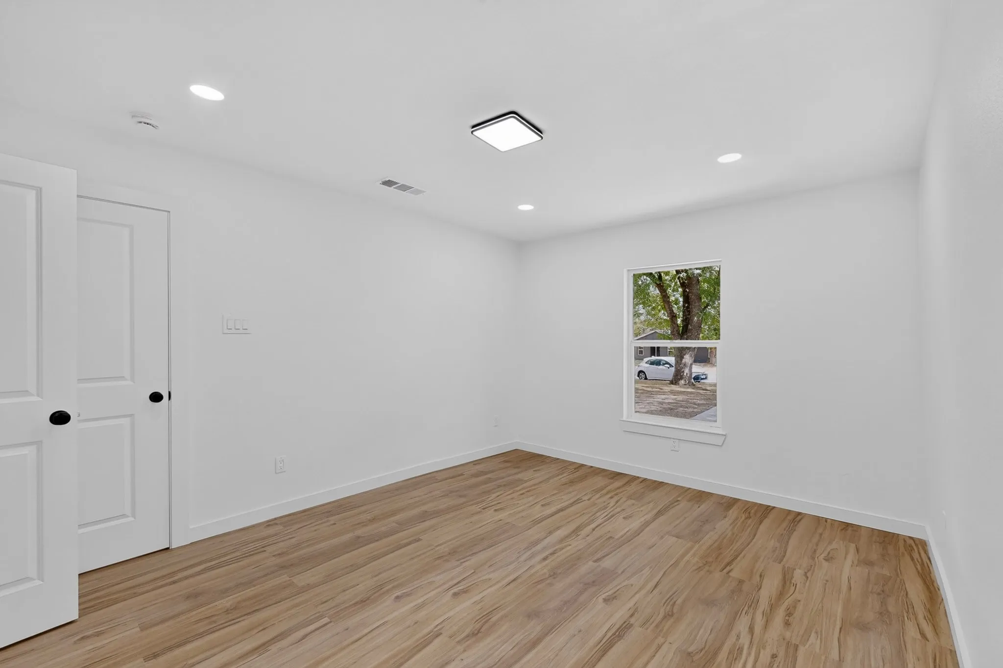 Single Family Residence For Sale in Dallas County , 721 Hall Road, Seagoville, Texas 75159, 4 Bedroom, 2 Bathroom, Garage spaces, 1,440 Sqft, built in 1955, mls#21374469, Real Estate Agent in Seagoville, Homes For Sale in Dallas county, Homes For Sale in Seagoville, Realtor in Seagoville Texas, Real Estate Brokerage Independent Realty Texas, Luminita Cordes Realtor