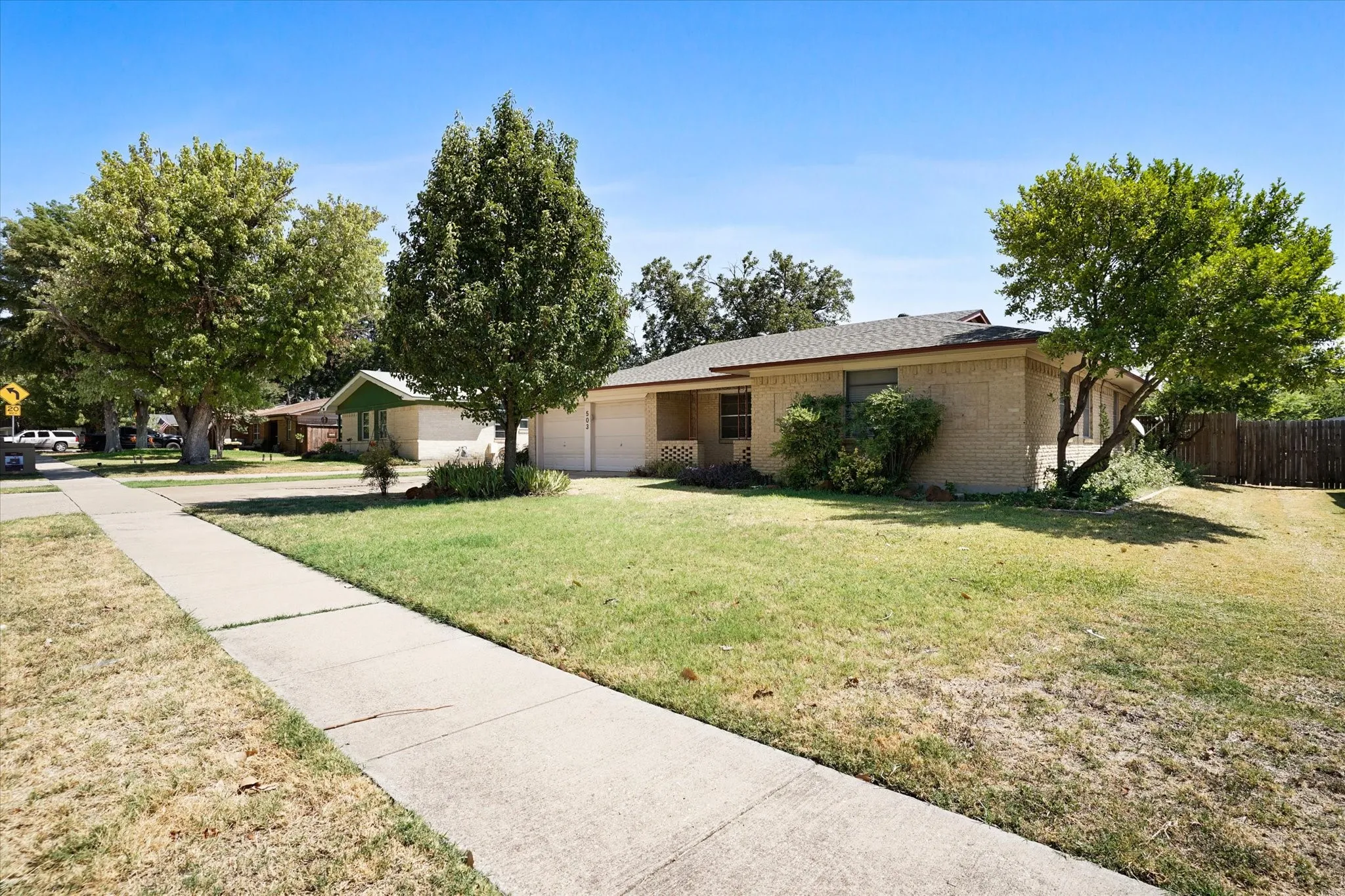 Single Family Residence For Sale in Tarrant County , 503 Harriett Street, Arlington, Texas 76010, 3 Bedroom, 2 Bathroom, 2 Garage spaces, 1,520 Sqft, built in 1959, mls#21376150, Real Estate Agent in Arlington, Homes For Sale in Tarrant county, Homes For Sale in Arlington, Realtor in Arlington Texas, Real Estate Brokerage Independent Realty Texas, Luminita Cordes Realtor