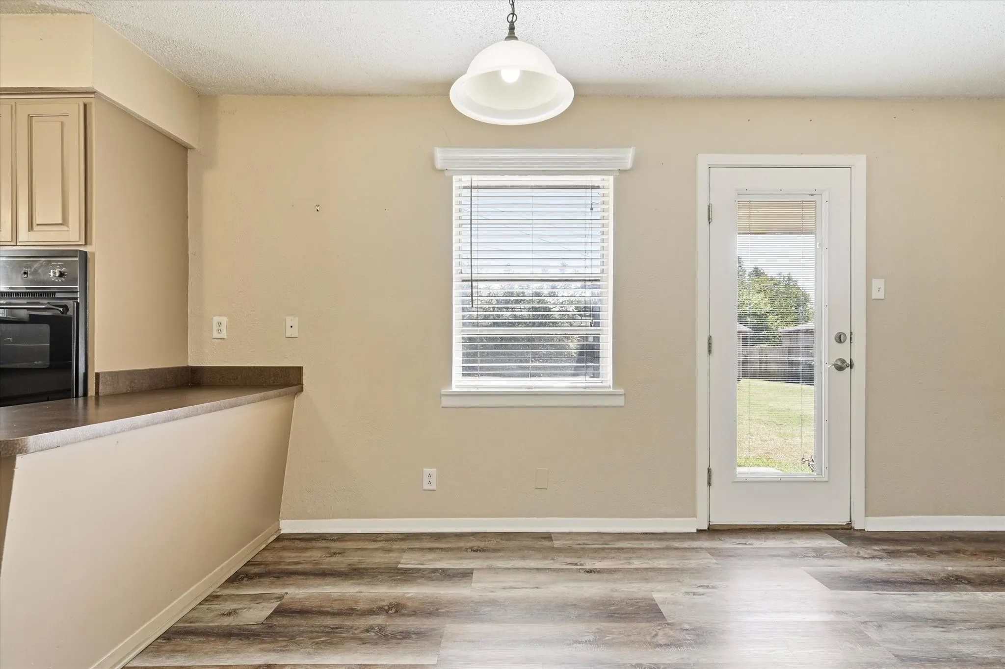 Single Family Residence For Sale in Tarrant County , 503 Harriett Street, Arlington, Texas 76010, 3 Bedroom, 2 Bathroom, 2 Garage spaces, 1,520 Sqft, built in 1959, mls#21376150, Real Estate Agent in Arlington, Homes For Sale in Tarrant county, Homes For Sale in Arlington, Realtor in Arlington Texas, Real Estate Brokerage Independent Realty Texas, Luminita Cordes Realtor