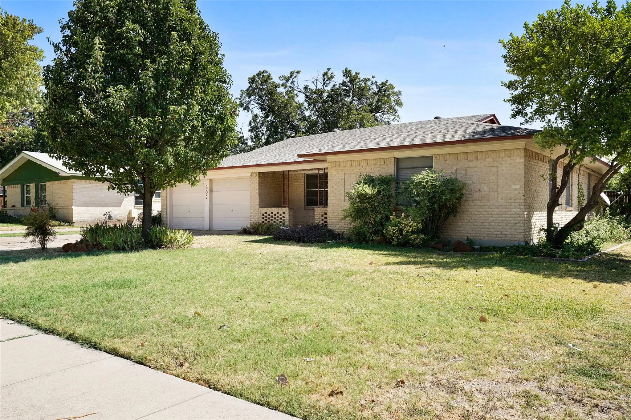 Single Family Residence For Sale in Tarrant County , 503 Harriett Street, Arlington, Texas 76010, 3 Bedroom, 2 Bathroom, 2 Garage spaces, 1,520 Sqft, built in 1959, mls#21376150, Real Estate Agent in Arlington, Homes For Sale in Tarrant county, Homes For Sale in Arlington, Realtor in Arlington Texas, Real Estate Brokerage Independent Realty Texas, Luminita Cordes Realtor