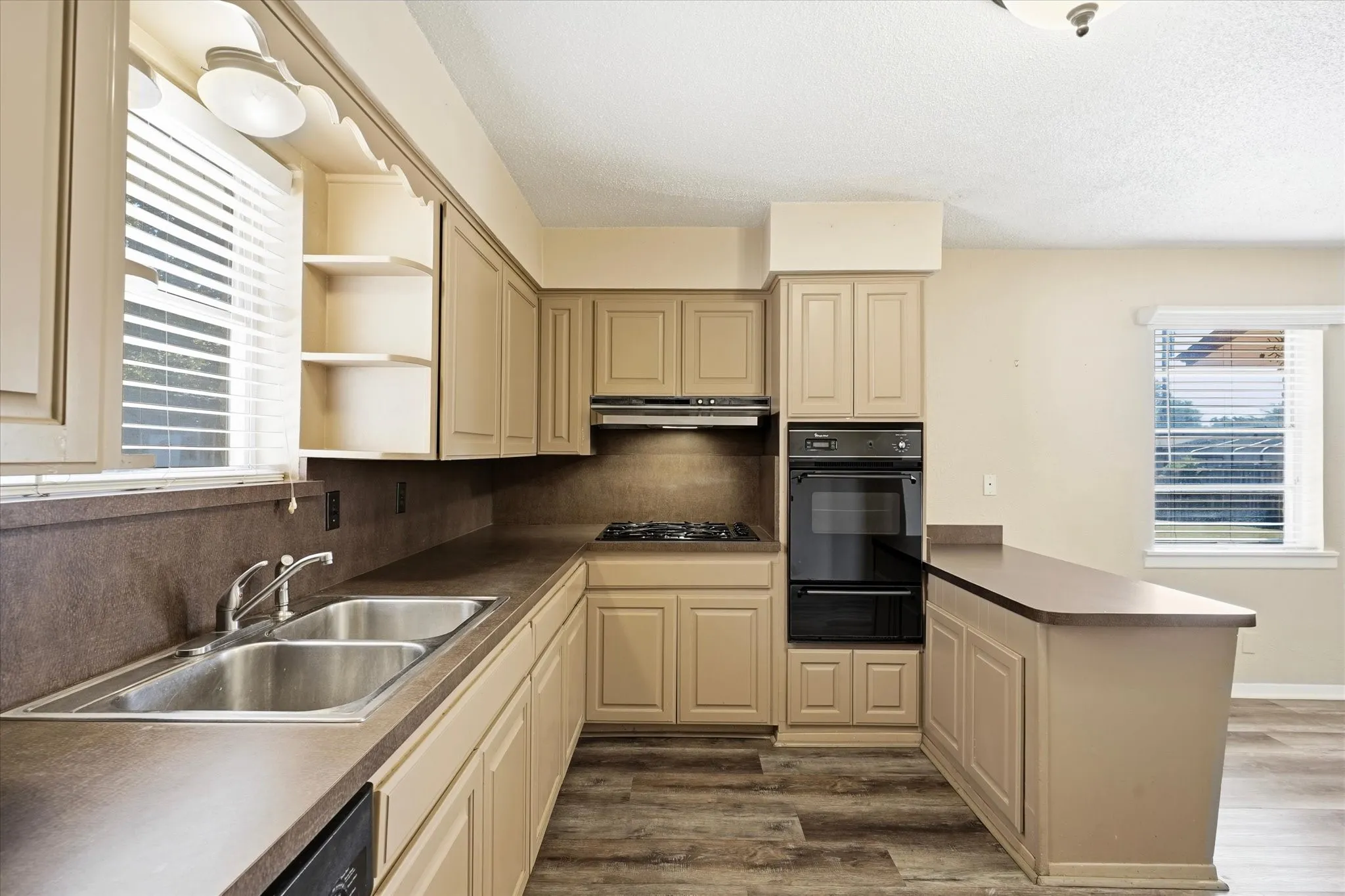 Single Family Residence For Sale in Tarrant County , 503 Harriett Street, Arlington, Texas 76010, 3 Bedroom, 2 Bathroom, 2 Garage spaces, 1,520 Sqft, built in 1959, mls#21376150, Real Estate Agent in Arlington, Homes For Sale in Tarrant county, Homes For Sale in Arlington, Realtor in Arlington Texas, Real Estate Brokerage Independent Realty Texas, Luminita Cordes Realtor