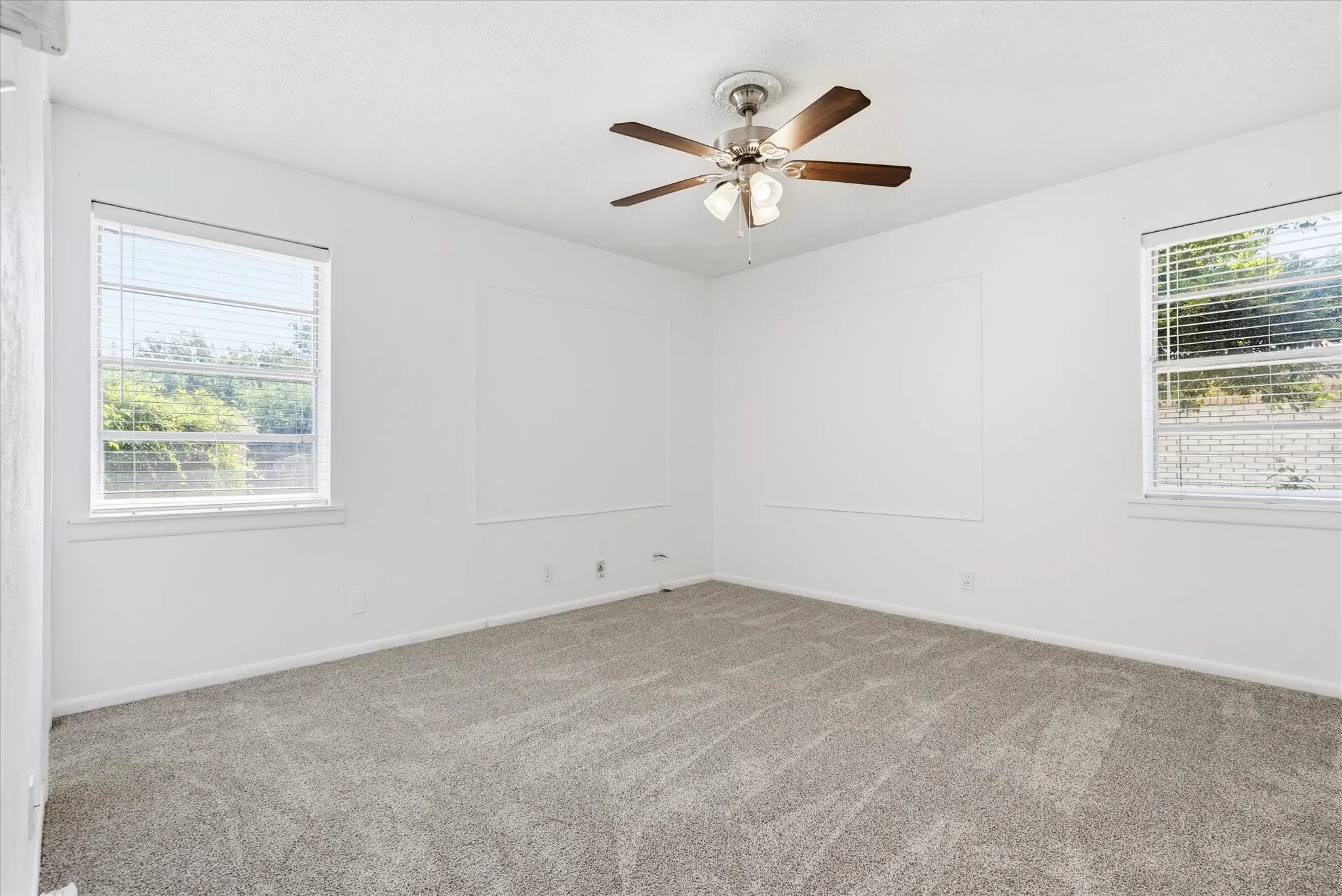 Single Family Residence For Sale in Tarrant County , 503 Harriett Street, Arlington, Texas 76010, 3 Bedroom, 2 Bathroom, 2 Garage spaces, 1,520 Sqft, built in 1959, mls#21376150, Real Estate Agent in Arlington, Homes For Sale in Tarrant county, Homes For Sale in Arlington, Realtor in Arlington Texas, Real Estate Brokerage Independent Realty Texas, Luminita Cordes Realtor