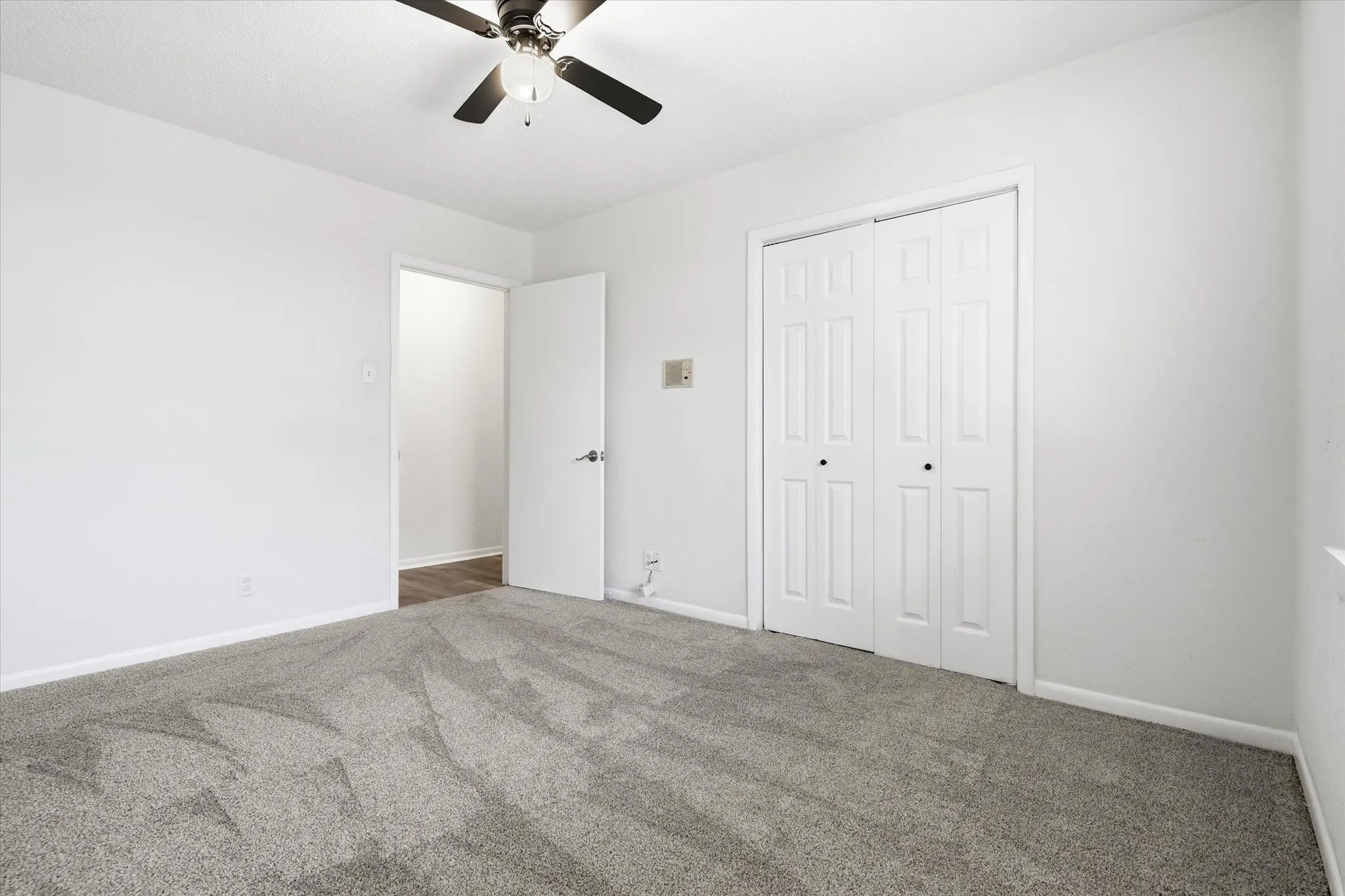 Single Family Residence For Sale in Tarrant County , 503 Harriett Street, Arlington, Texas 76010, 3 Bedroom, 2 Bathroom, 2 Garage spaces, 1,520 Sqft, built in 1959, mls#21376150, Real Estate Agent in Arlington, Homes For Sale in Tarrant county, Homes For Sale in Arlington, Realtor in Arlington Texas, Real Estate Brokerage Independent Realty Texas, Luminita Cordes Realtor