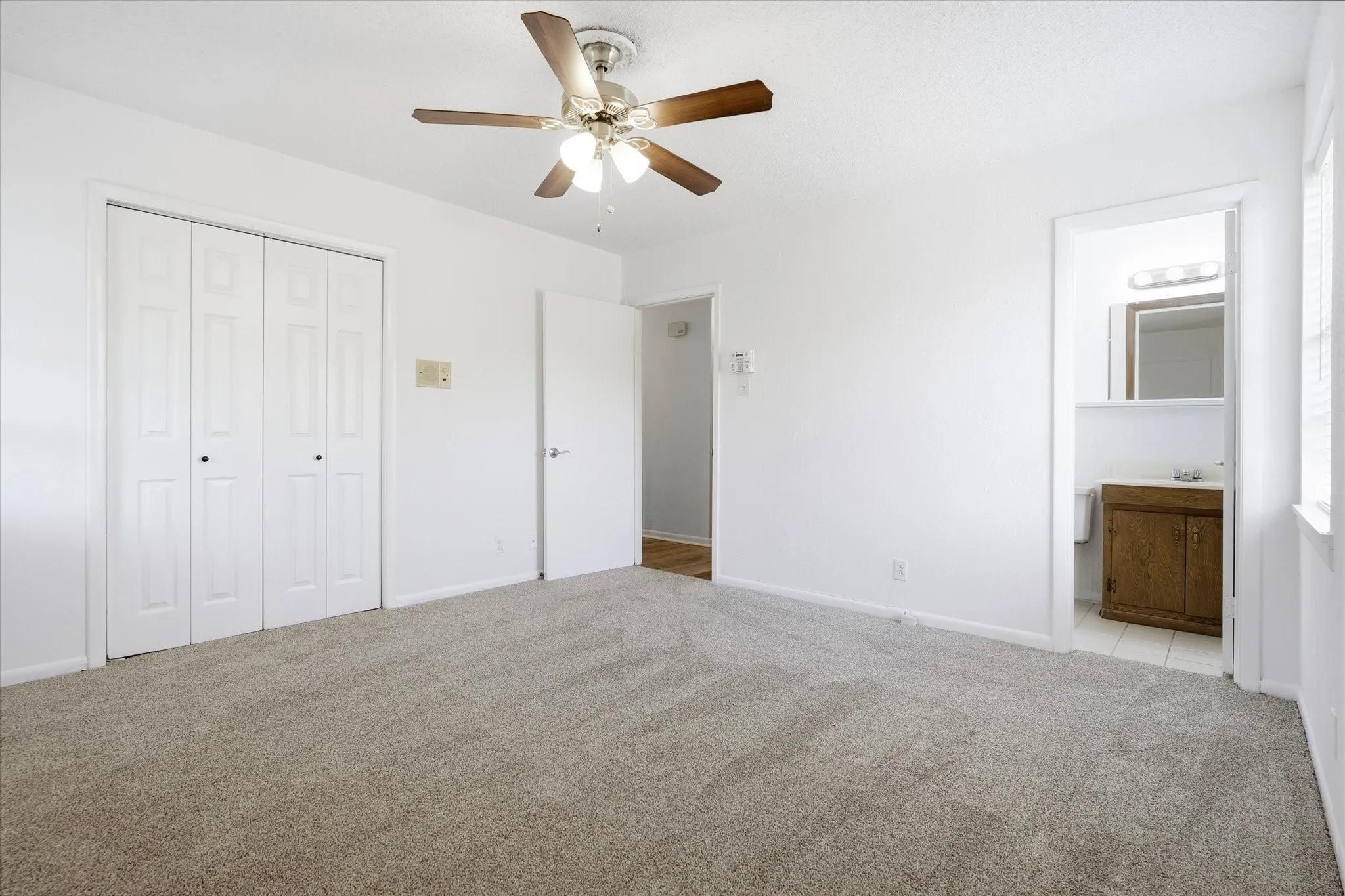 Single Family Residence For Sale in Tarrant County , 503 Harriett Street, Arlington, Texas 76010, 3 Bedroom, 2 Bathroom, 2 Garage spaces, 1,520 Sqft, built in 1959, mls#21376150, Real Estate Agent in Arlington, Homes For Sale in Tarrant county, Homes For Sale in Arlington, Realtor in Arlington Texas, Real Estate Brokerage Independent Realty Texas, Luminita Cordes Realtor