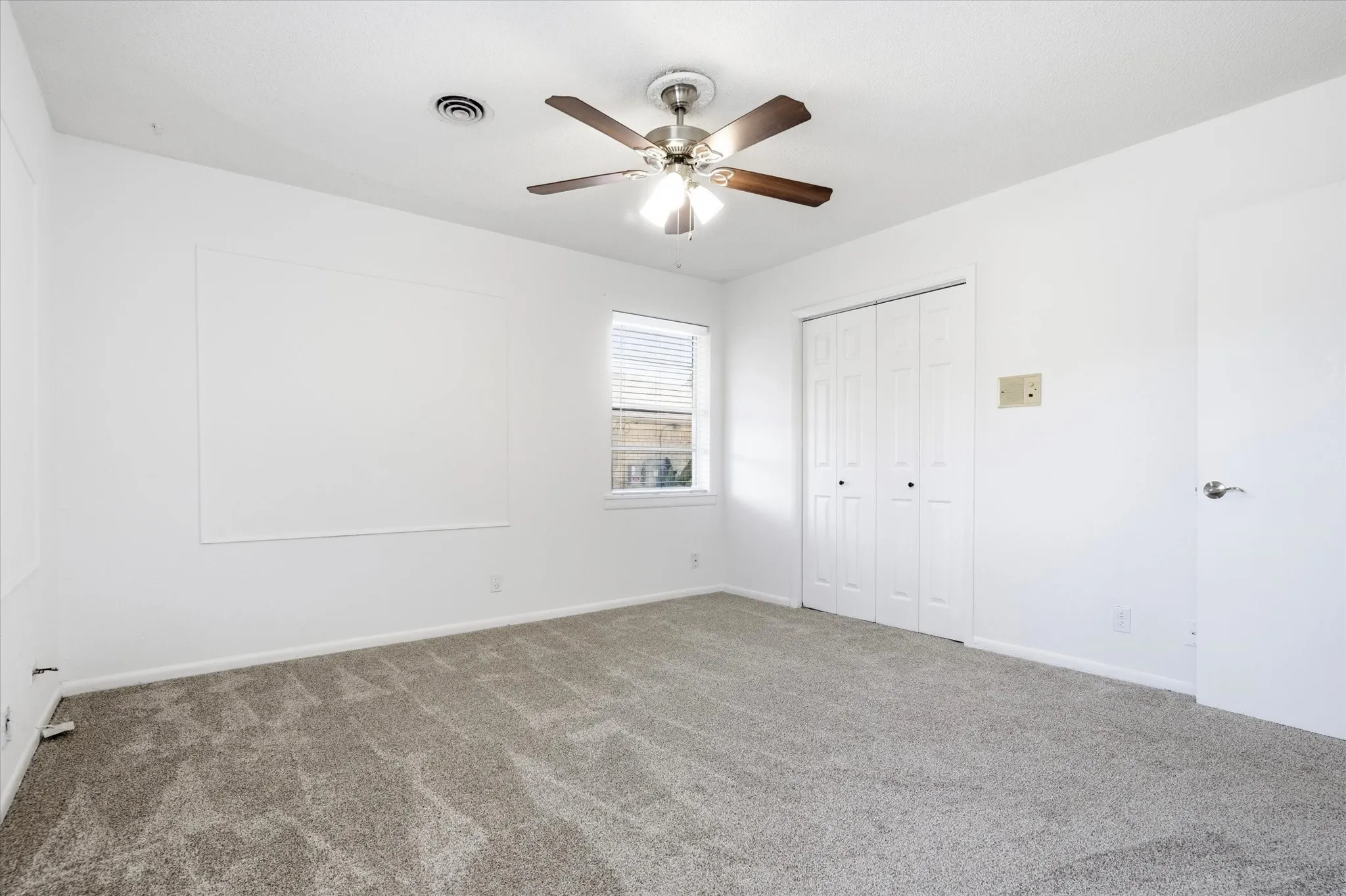 Single Family Residence For Sale in Tarrant County , 503 Harriett Street, Arlington, Texas 76010, 3 Bedroom, 2 Bathroom, 2 Garage spaces, 1,520 Sqft, built in 1959, mls#21376150, Real Estate Agent in Arlington, Homes For Sale in Tarrant county, Homes For Sale in Arlington, Realtor in Arlington Texas, Real Estate Brokerage Independent Realty Texas, Luminita Cordes Realtor