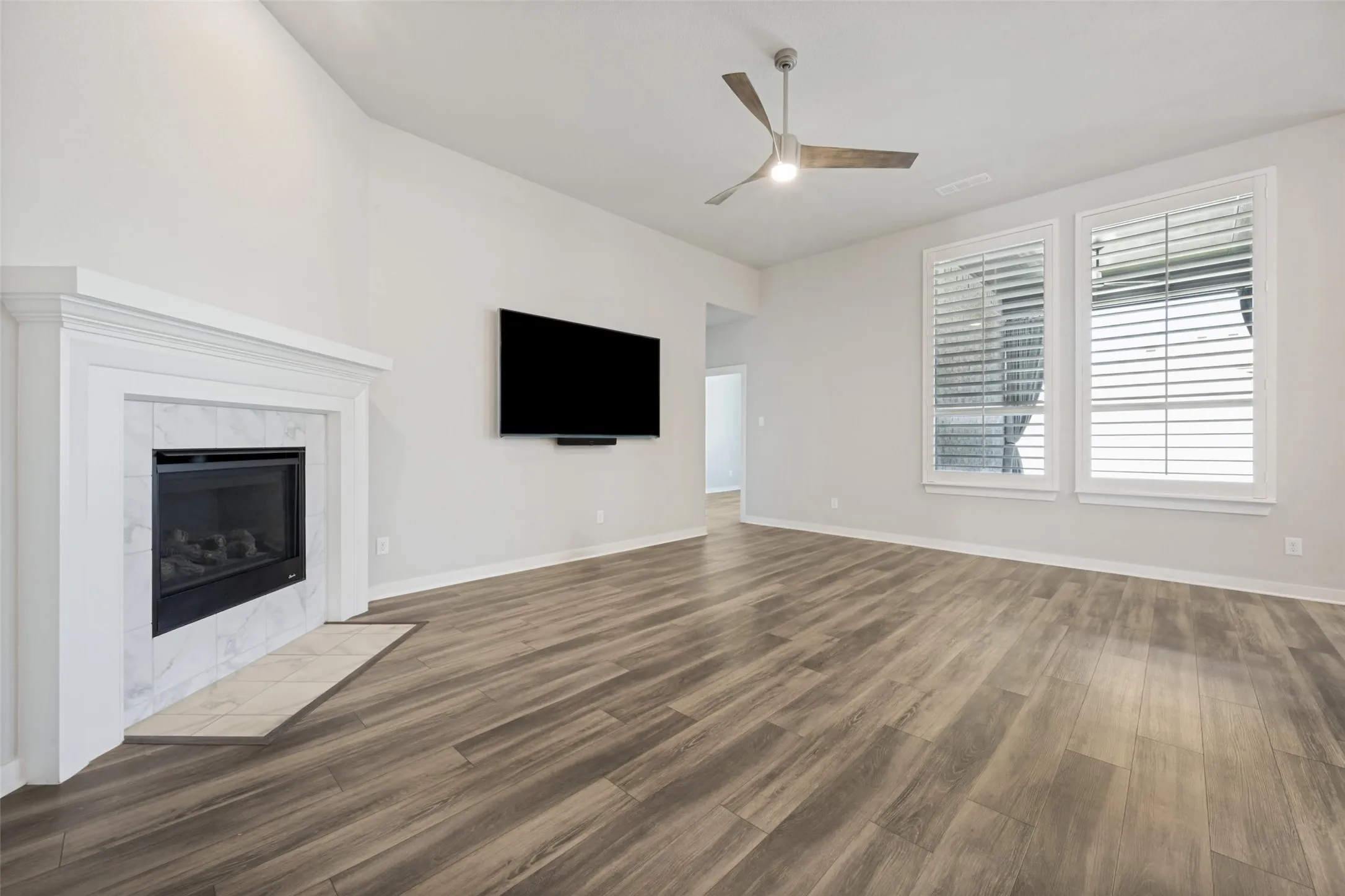 Single Family Residence For Rent in Denton County , 817 Nuthatch Court, Argyle, Texas 76226, 3 Bedroom, 3 Bathroom, 2 Garage spaces, 2,086 Sqft, built in 2020, mls#21376171, Real Estate Agent in Argyle, Homes For Rent in Denton county, Homes For Rent in Argyle, Realtor in Argyle Texas, Real Estate Brokerage Independent Realty Texas, Luminita Cordes Realtor