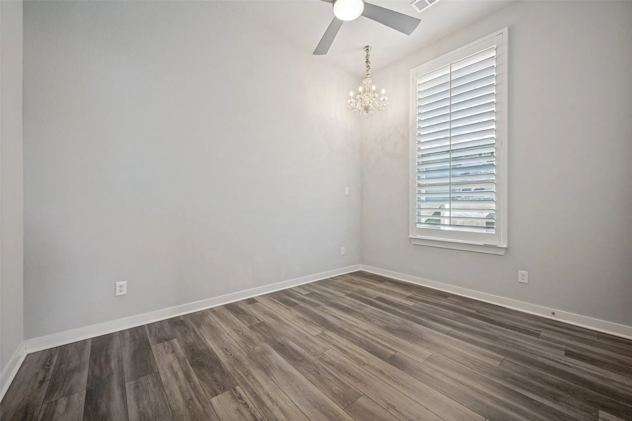 Single Family Residence For Rent in Denton County , 817 Nuthatch Court, Argyle, Texas 76226, 3 Bedroom, 3 Bathroom, 2 Garage spaces, 2,086 Sqft, built in 2020, mls#21376171, Real Estate Agent in Argyle, Homes For Rent in Denton county, Homes For Rent in Argyle, Realtor in Argyle Texas, Real Estate Brokerage Independent Realty Texas, Luminita Cordes Realtor